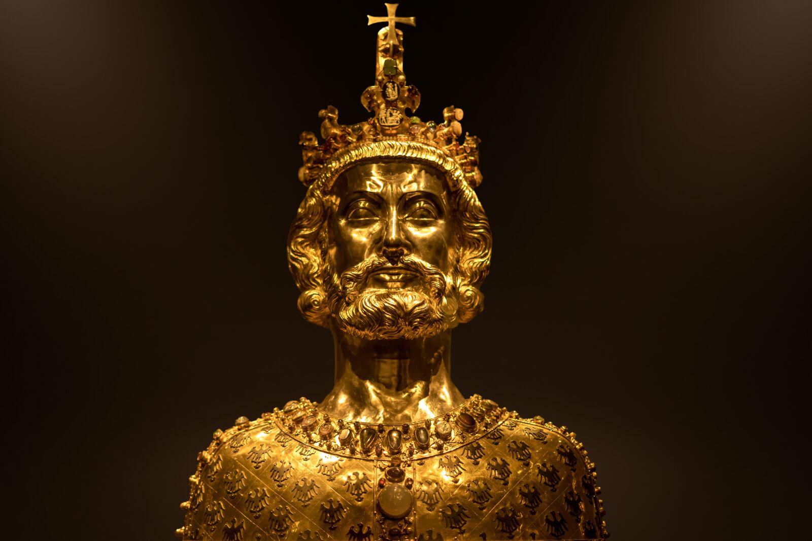 Sony a7 II + Sony FE 50mm F1.8 sample photo. Aachen, dom, treasure chamber photography