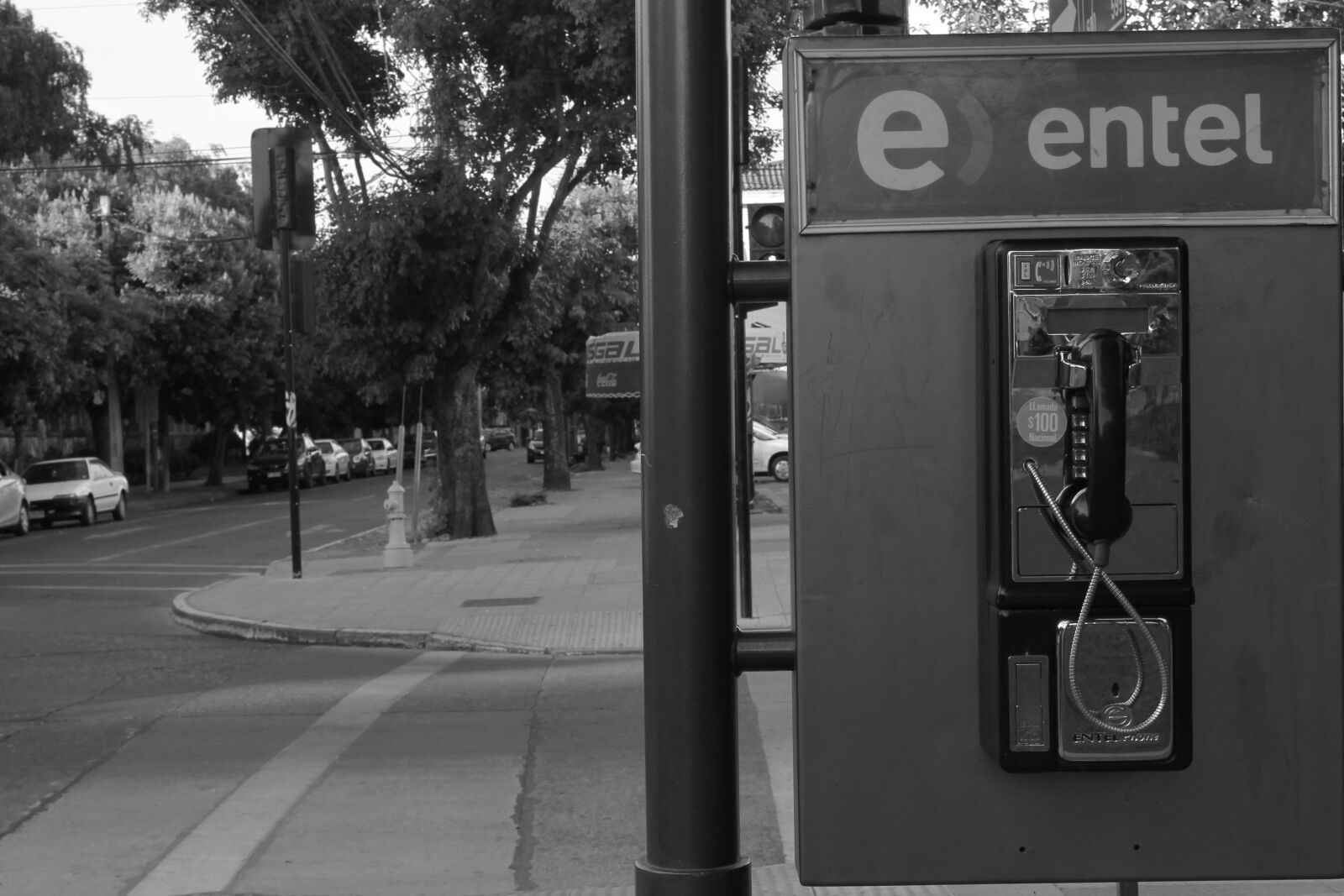 Canon EOS 1100D (EOS Rebel T3 / EOS Kiss X50) sample photo. Phone, cabin, phone booth photography