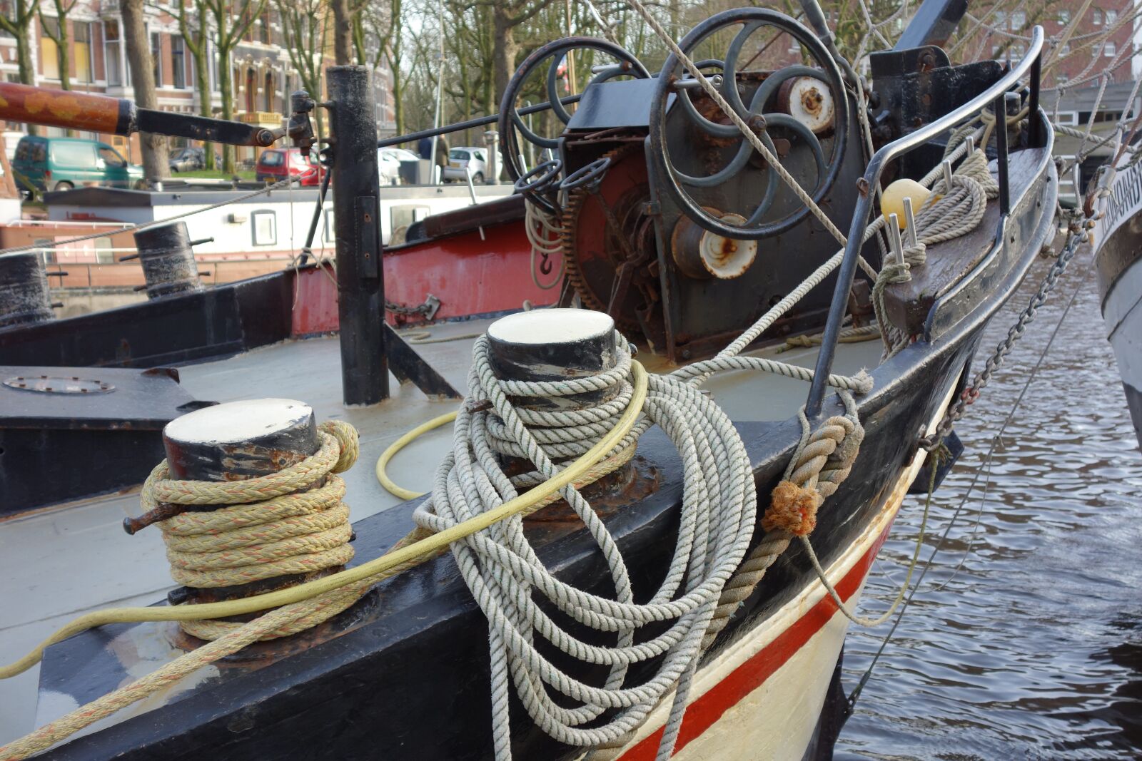 Sony Cyber-shot DSC-RX100 sample photo. Ship, canvas, bug photography