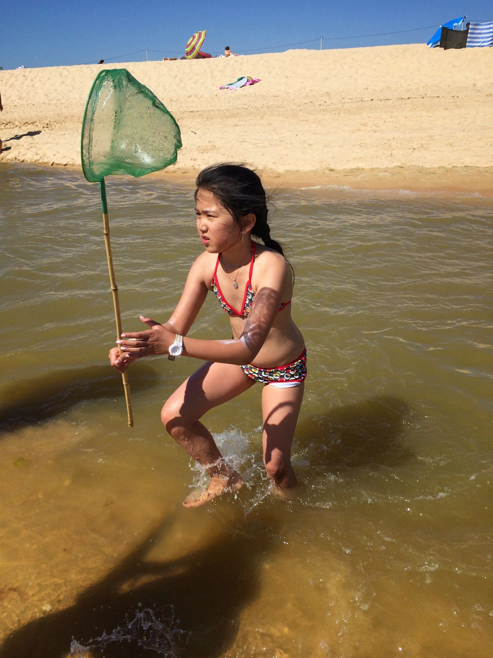 iPhone 5s back camera 4.12mm f/2.2 sample photo. Landing net, just, beach photography