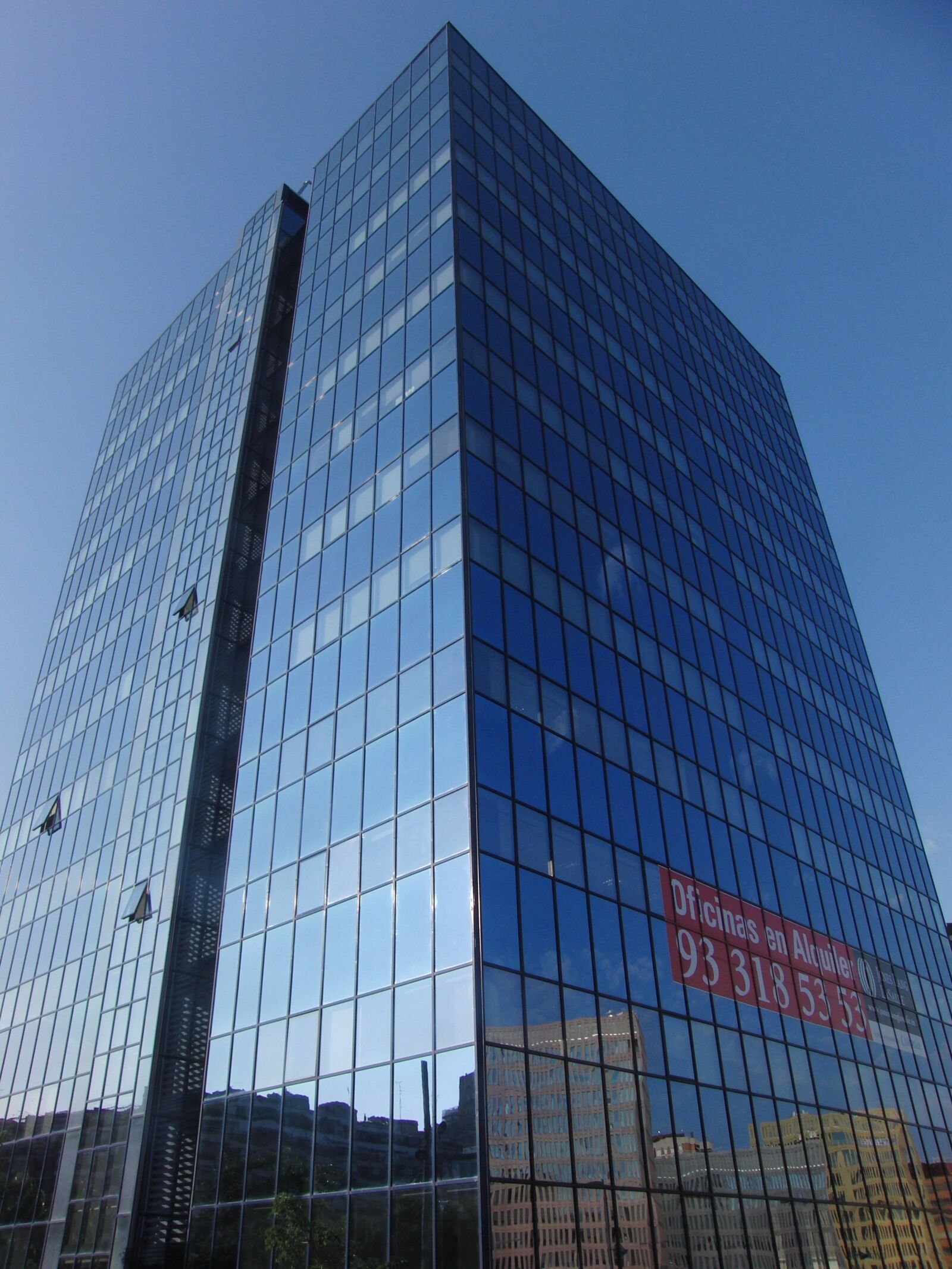 CASIO EX-FH20 sample photo. City, offices, architecture photography
