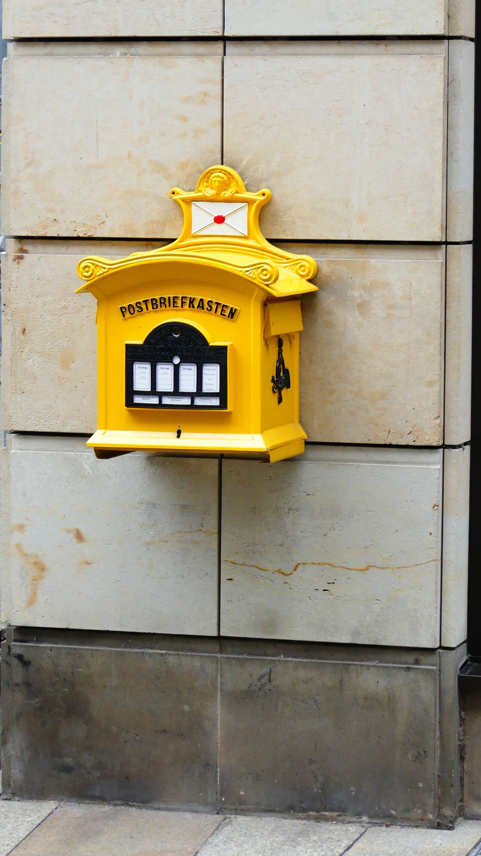 Panasonic Lumix DMC-FZ300 sample photo. Mailbox, yellow, historically photography