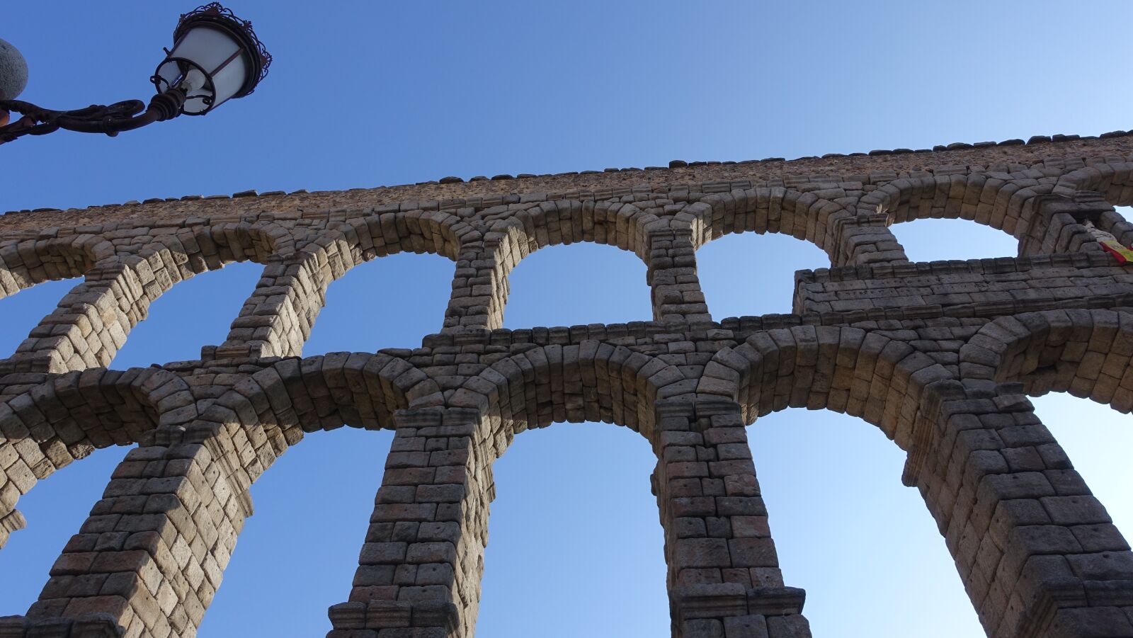 Sony Cyber-shot DSC-RX100 III sample photo. Architecture, stone, arch photography