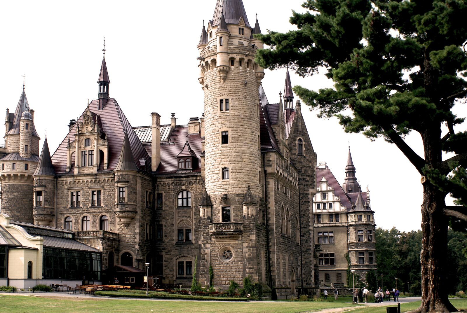 Sony Alpha DSLR-A100 sample photo. Scrotum, castle, building photography