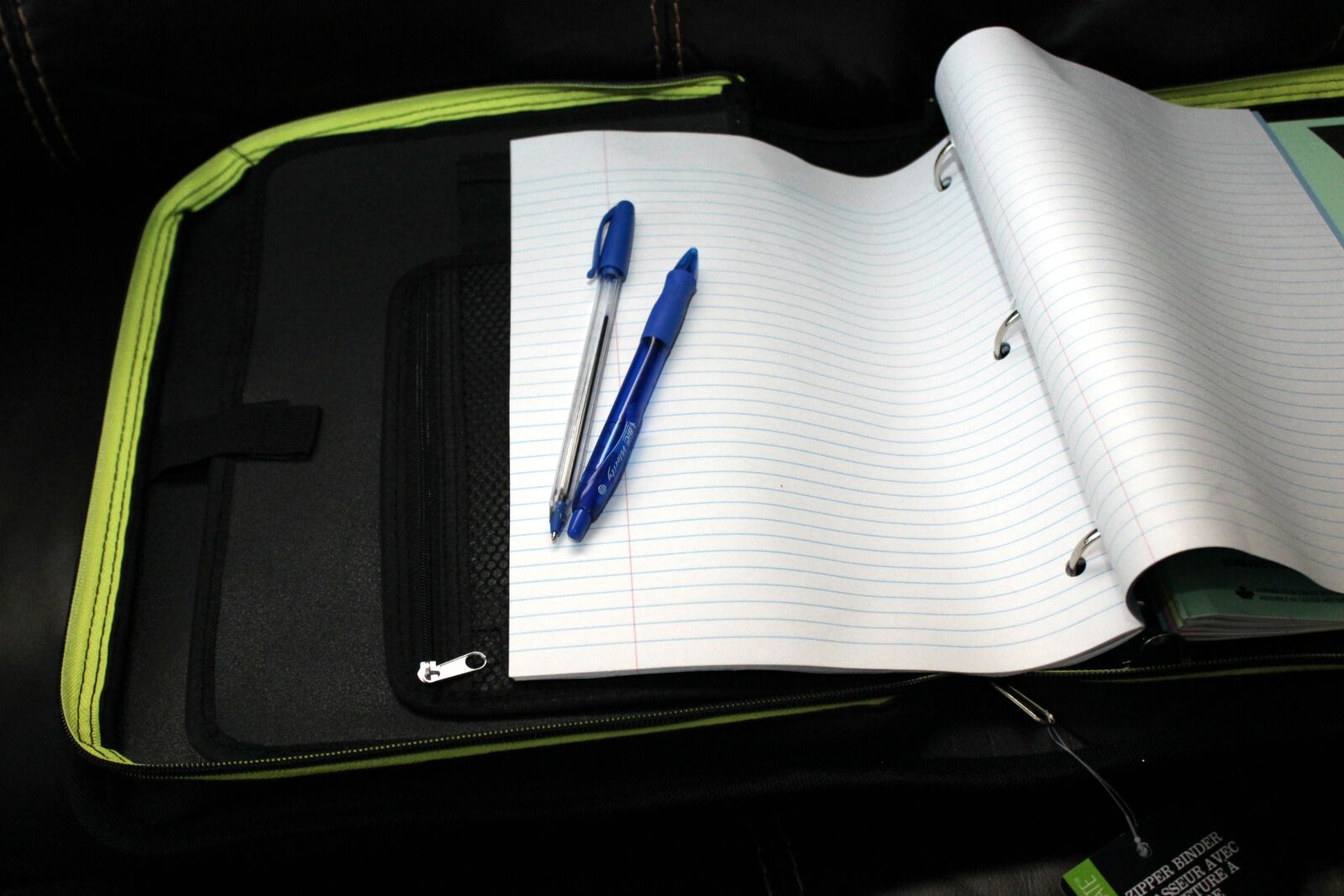 Canon EOS 600D (Rebel EOS T3i / EOS Kiss X5) sample photo. School book, binder, folder photography