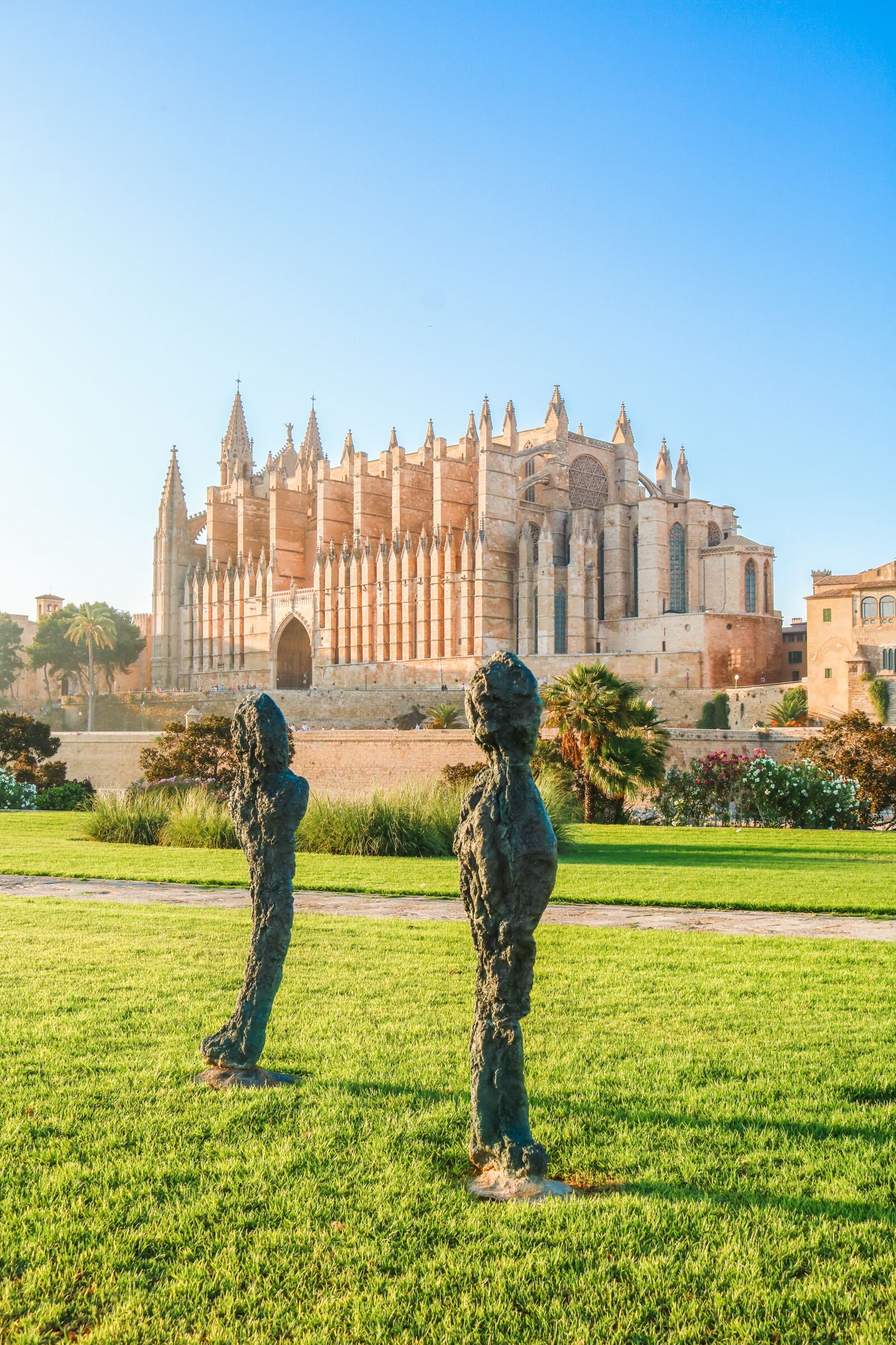 Canon EOS 750D (EOS Rebel T6i / EOS Kiss X8i) sample photo. Mallorca, cathedral, palma photography
