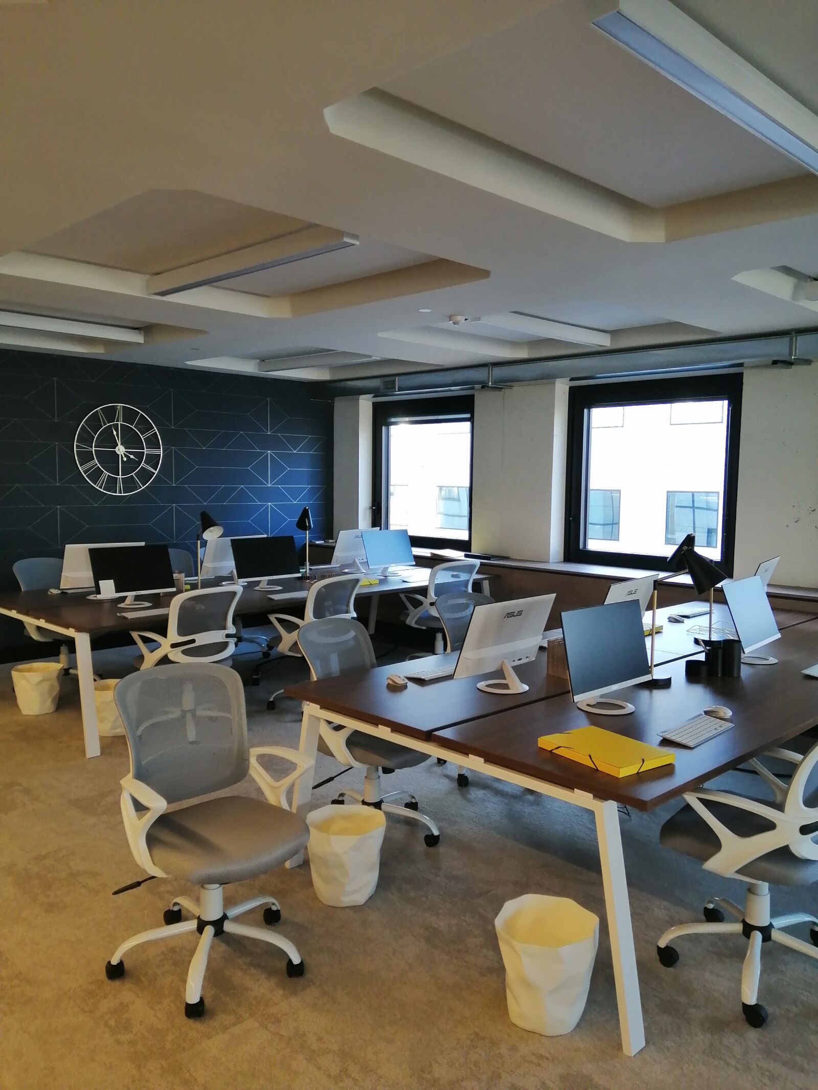 HUAWEI P SMART 2019 sample photo. Office, open space, flex photography