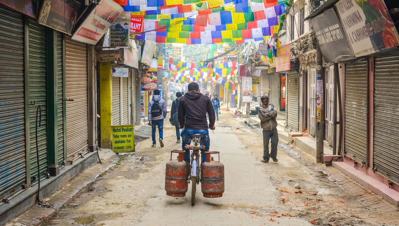 Nikon D5200 sample photo. Bicycle, man, canister photography