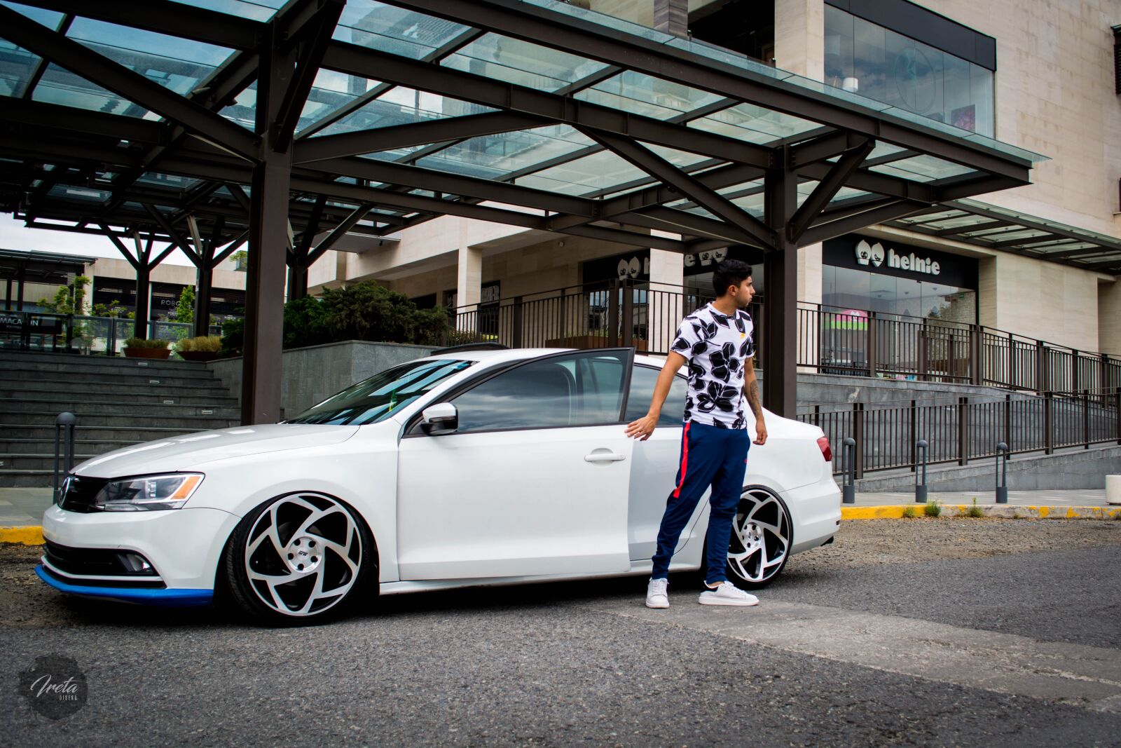 Nikon D5200 sample photo. Vehicle, car, auto photography