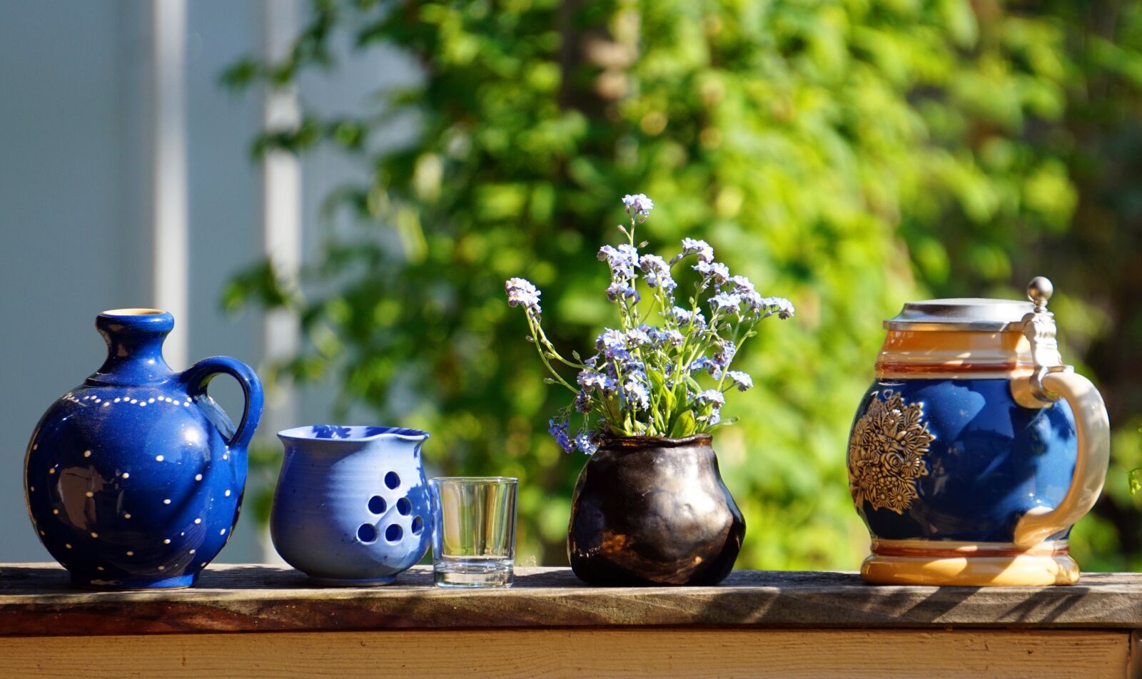 Sony Alpha a5000 (ILCE 5000) + Sony E 55-210mm F4.5-6.3 OSS sample photo. Pot, pottery, vase photography