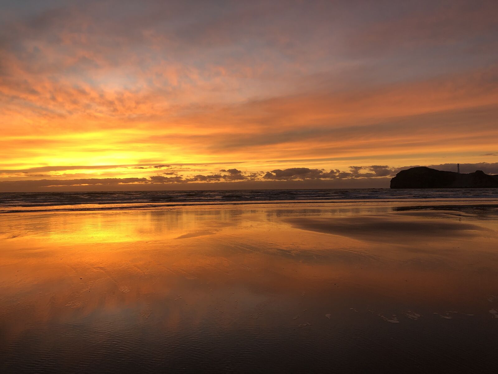 Apple iPhone 8 sample photo. Sunset, sundown, beach photography