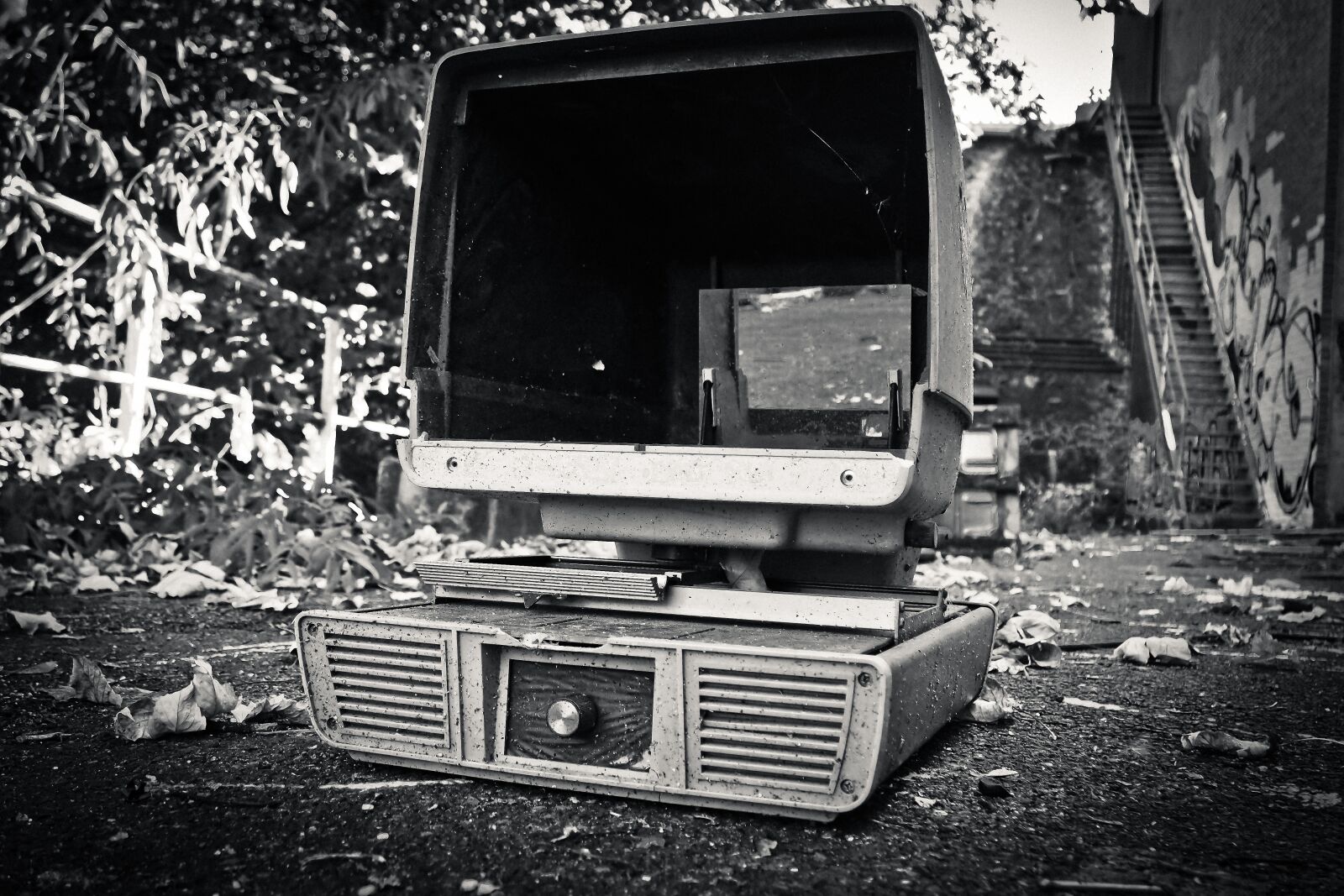 Olympus OM-D E-M10 sample photo. Lost places, factory, old photography