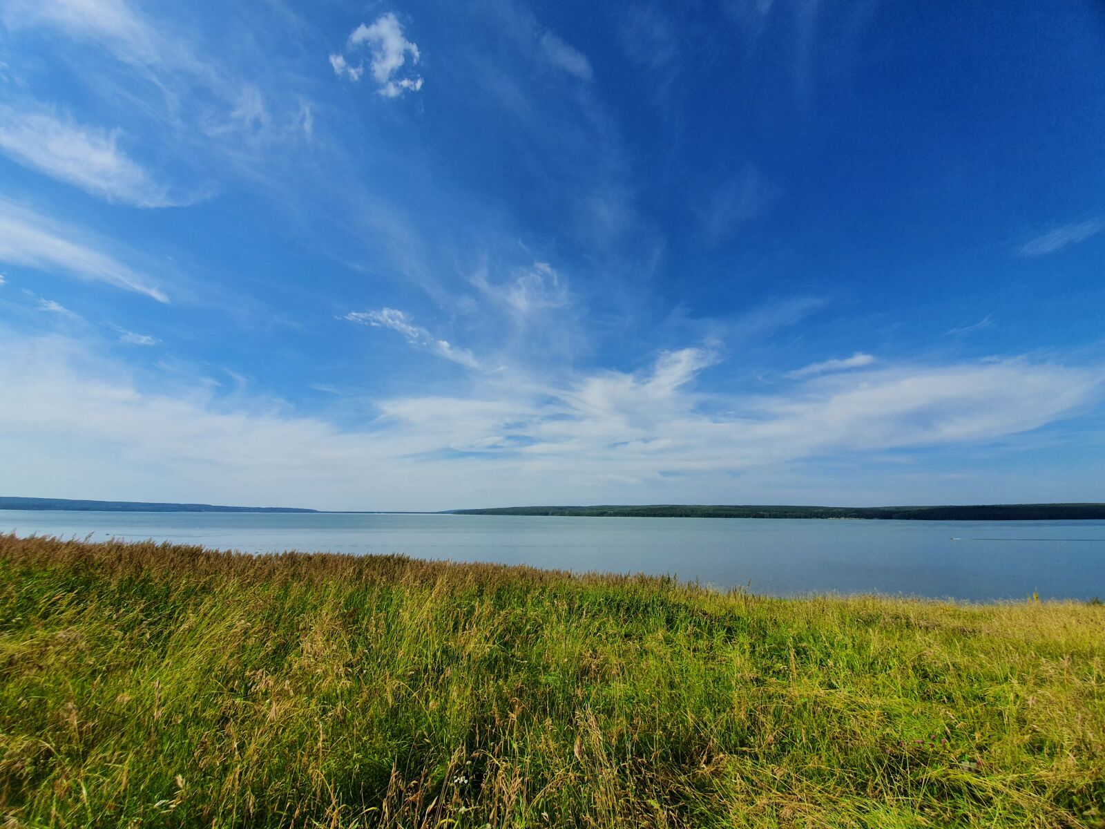 Samsung Galaxy S10 sample photo. Landscape, lake, beach photography