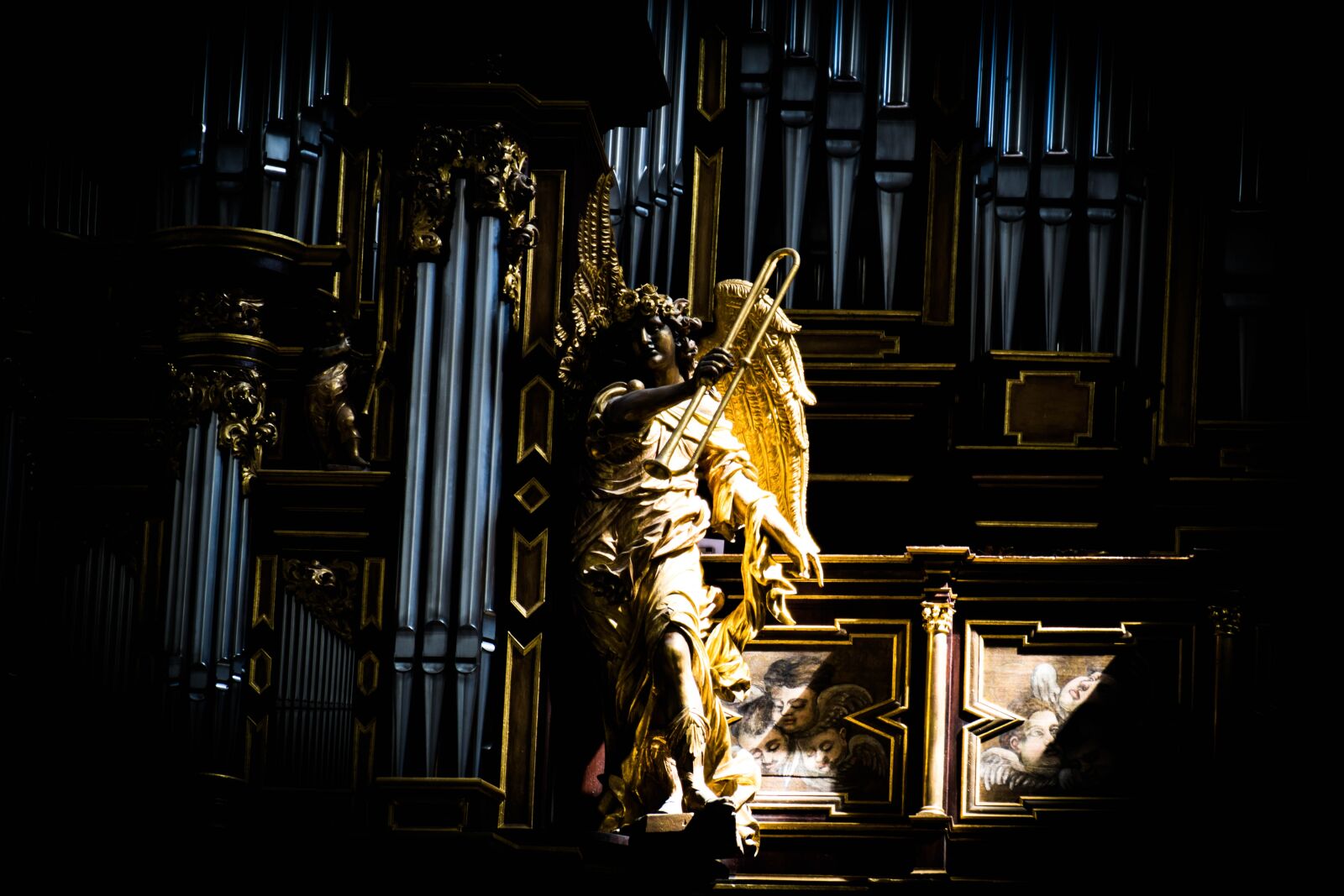 Canon EOS 750D (EOS Rebel T6i / EOS Kiss X8i) sample photo. Angel, gold, church photography