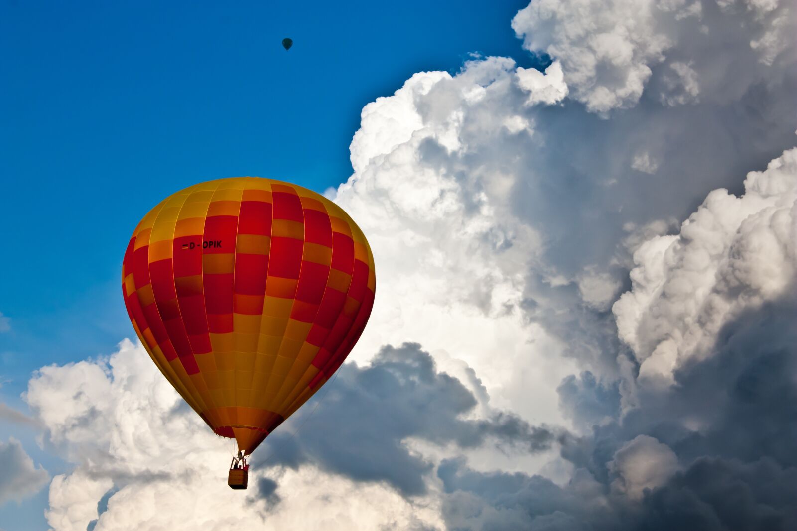 Canon EOS 450D (EOS Rebel XSi / EOS Kiss X2) sample photo. Hot air, balloon, hot photography