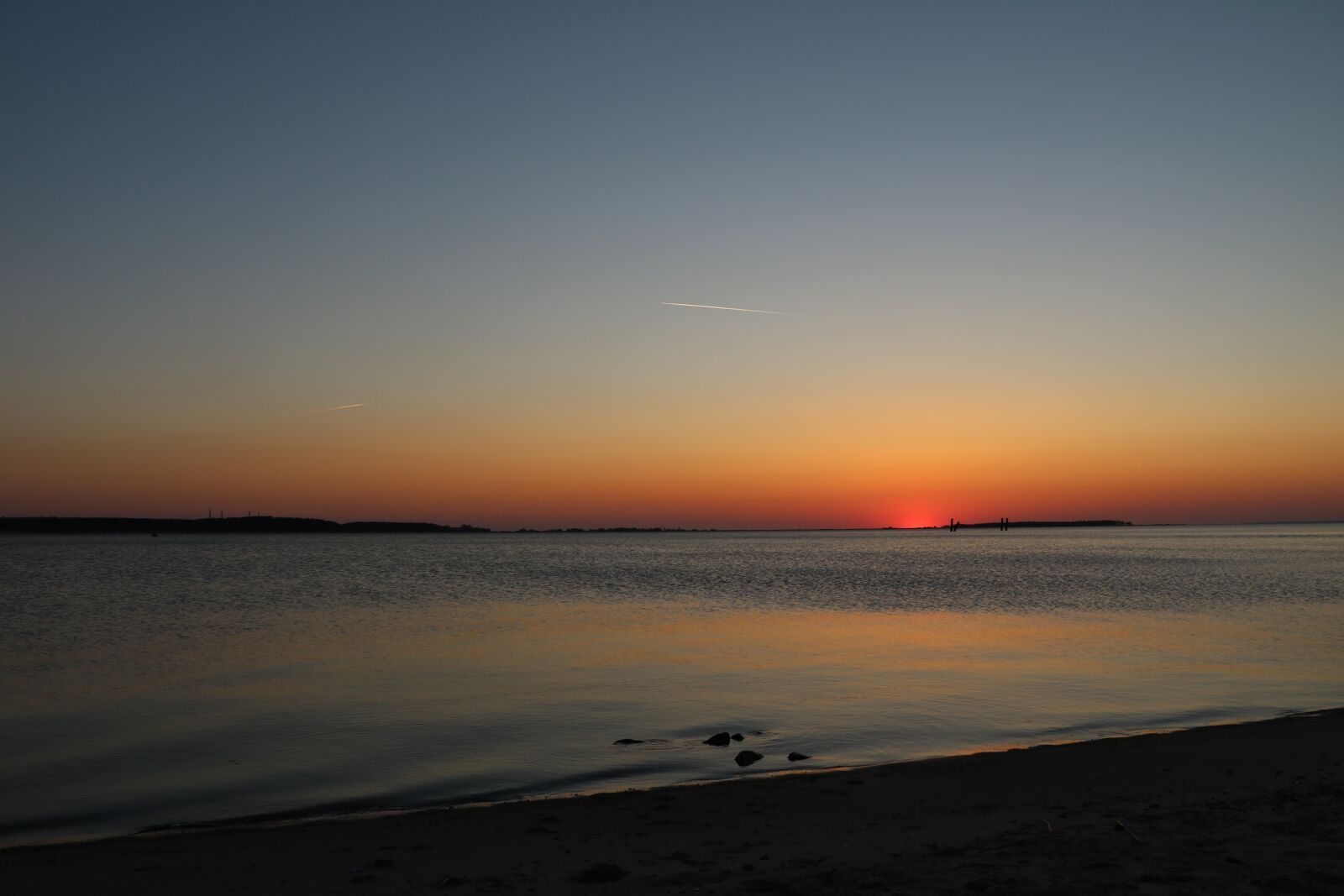 Canon EOS 750D (EOS Rebel T6i / EOS Kiss X8i) sample photo. Water, sunset, beach photography
