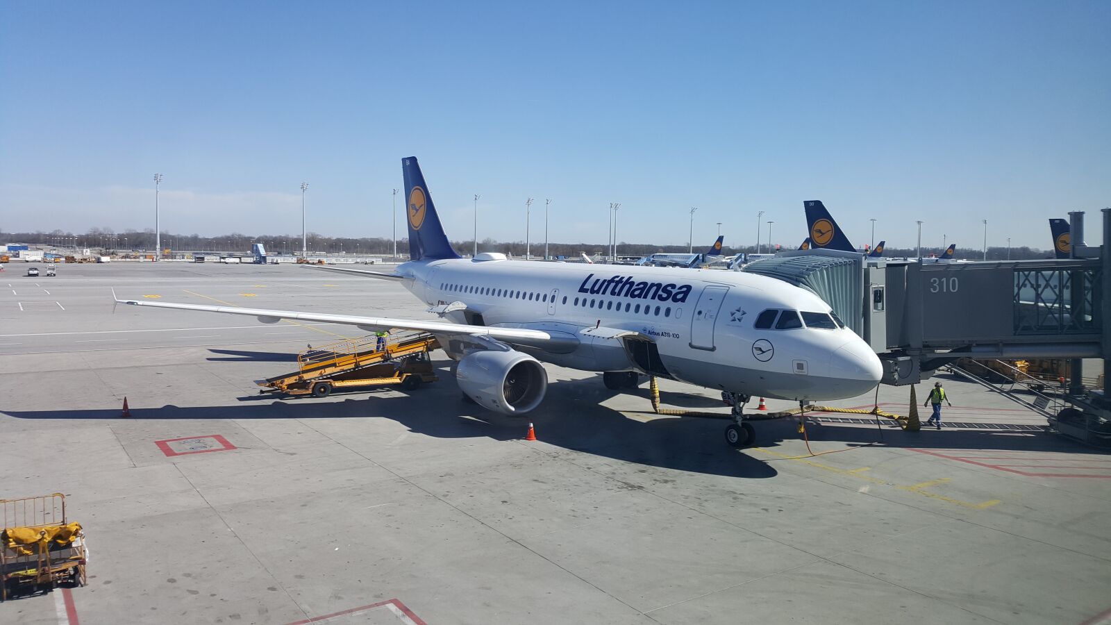 Samsung Galaxy S6 sample photo. Aircraft, airport, jet photography