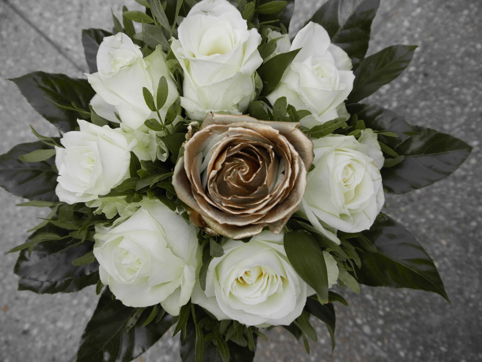Panasonic DMC-G70 sample photo. Wedding bouquet, golden weddings photography