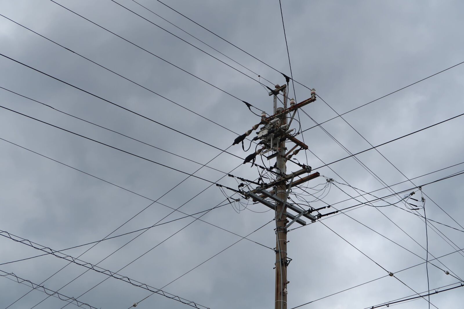 Canon PowerShot G7 X Mark II sample photo. Pole, sky, partly cloudy photography