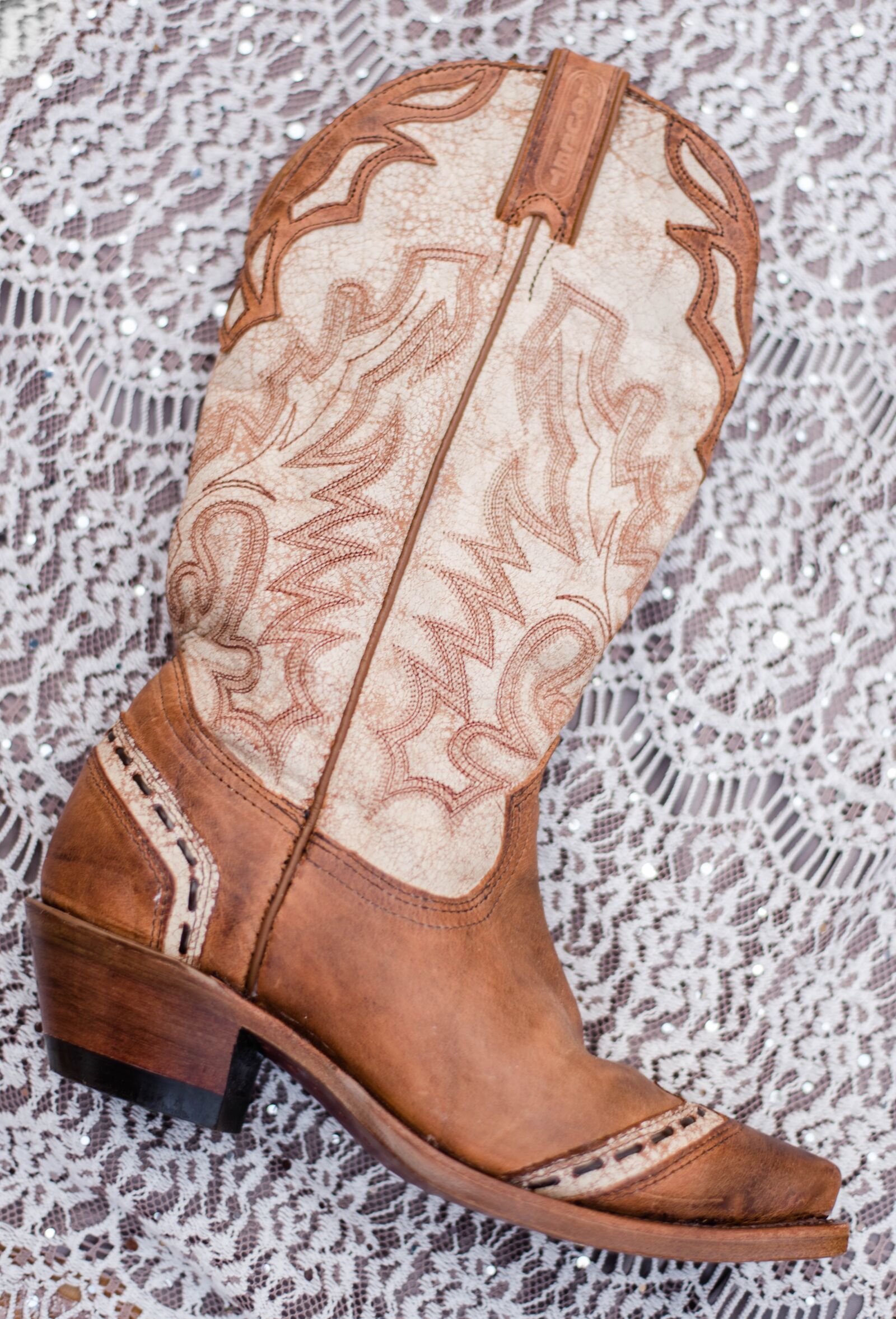 Nikon D750 sample photo. Cowboy boots, boots, cowboy photography