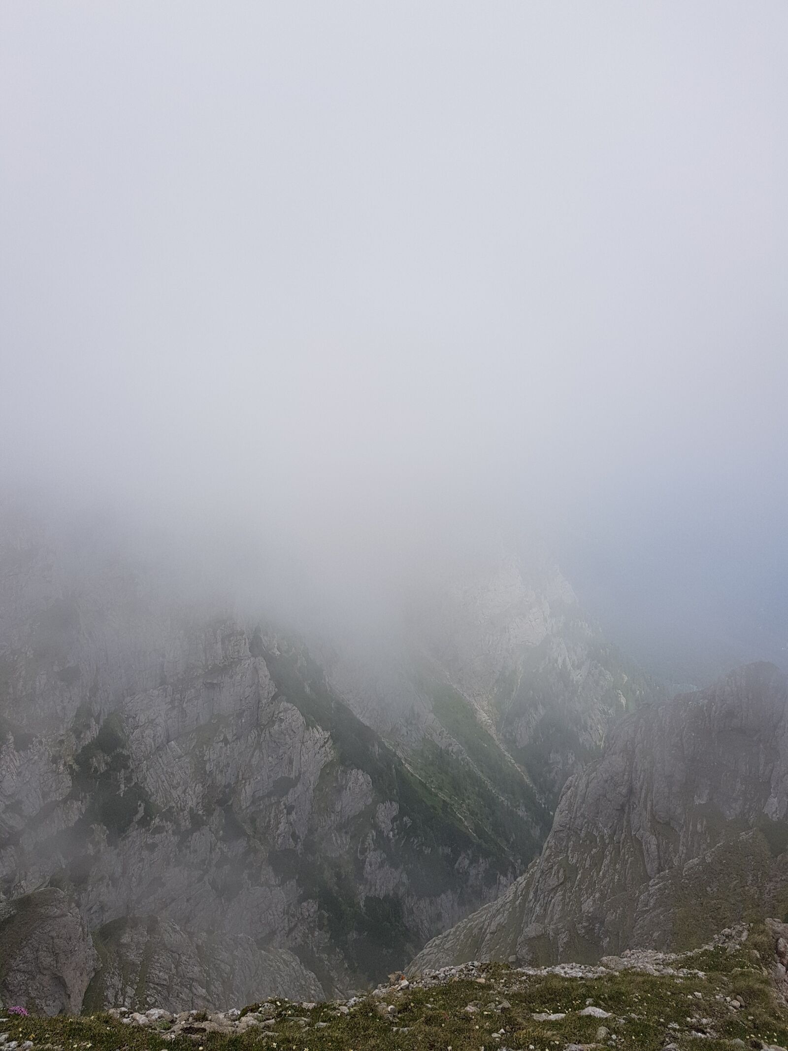 Samsung Galaxy S8+ sample photo. Clouds, hole, mountains photography