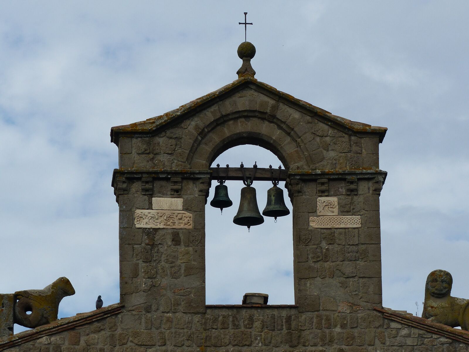 Panasonic Lumix DMC-FZ200 sample photo. Bell, bells, bell tower photography