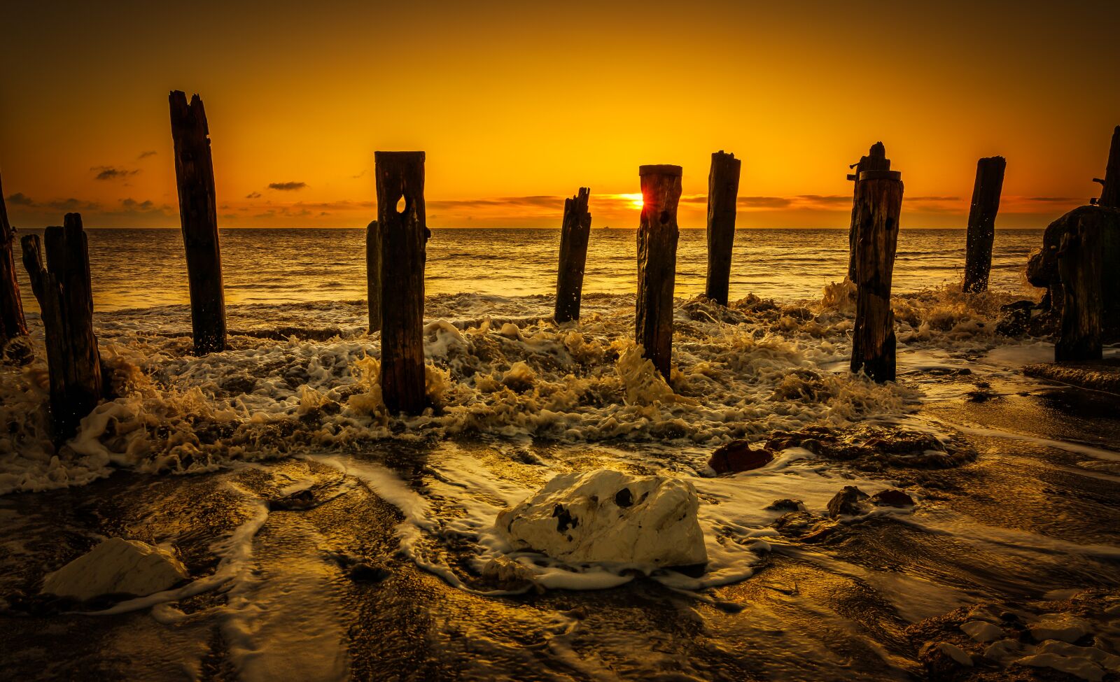Tokina AT-X Pro 11-16mm F2.8 DX II sample photo. Beach, coast, dawn photography