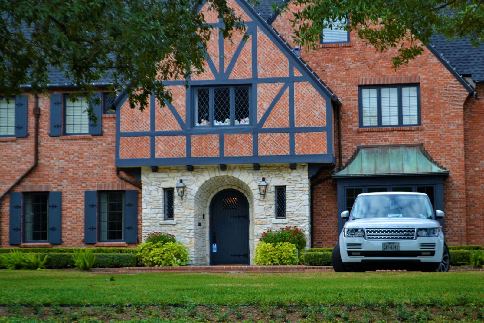 Nikon D3100 sample photo. Luxury home, lighting, windows photography