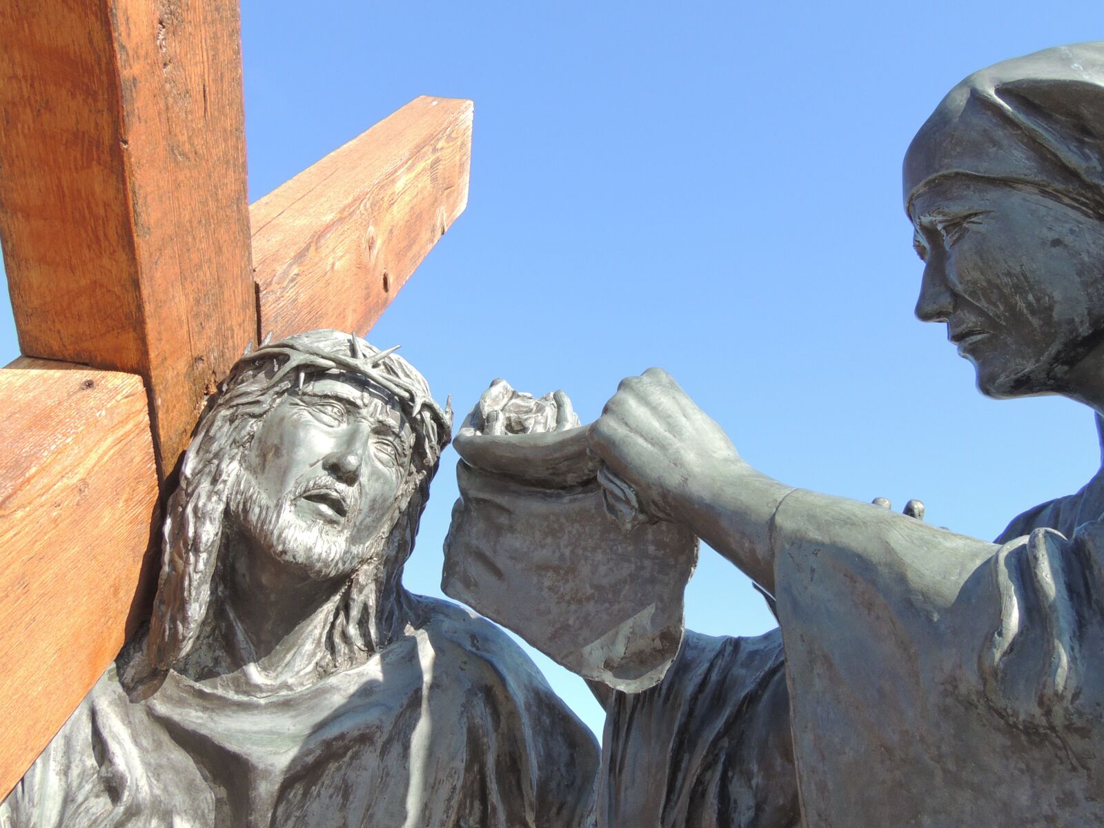 Nikon Coolpix P510 sample photo. Jesus, cross, easter photography
