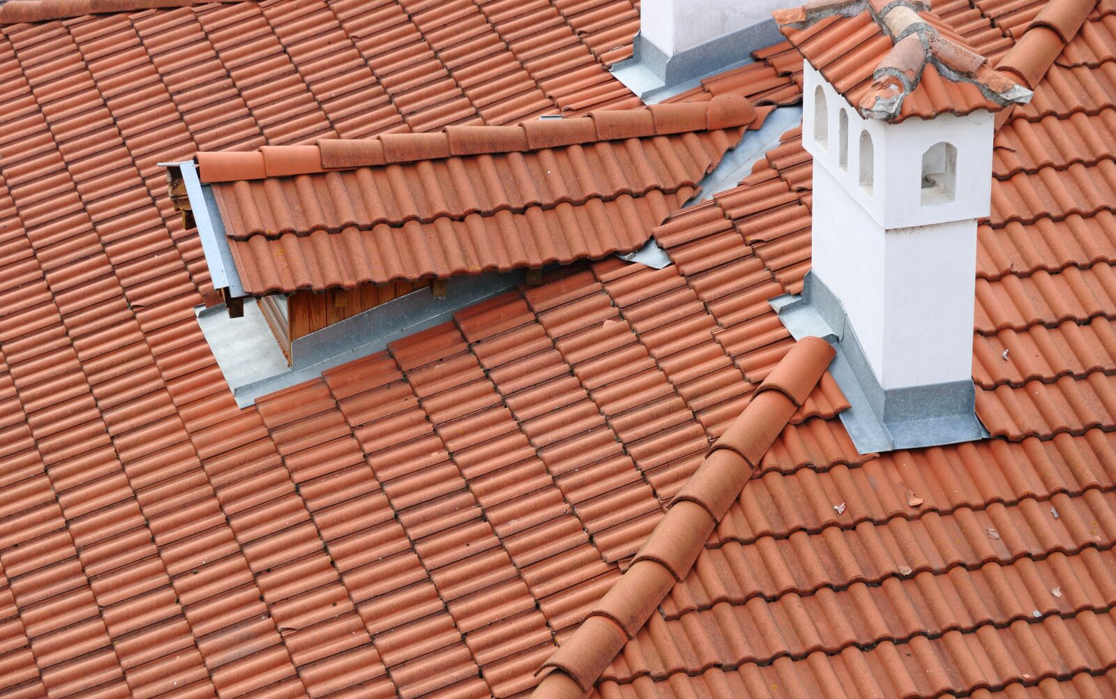 Canon EOS 750D (EOS Rebel T6i / EOS Kiss X8i) sample photo. Bulgaria, veliko tarnovo, roof photography