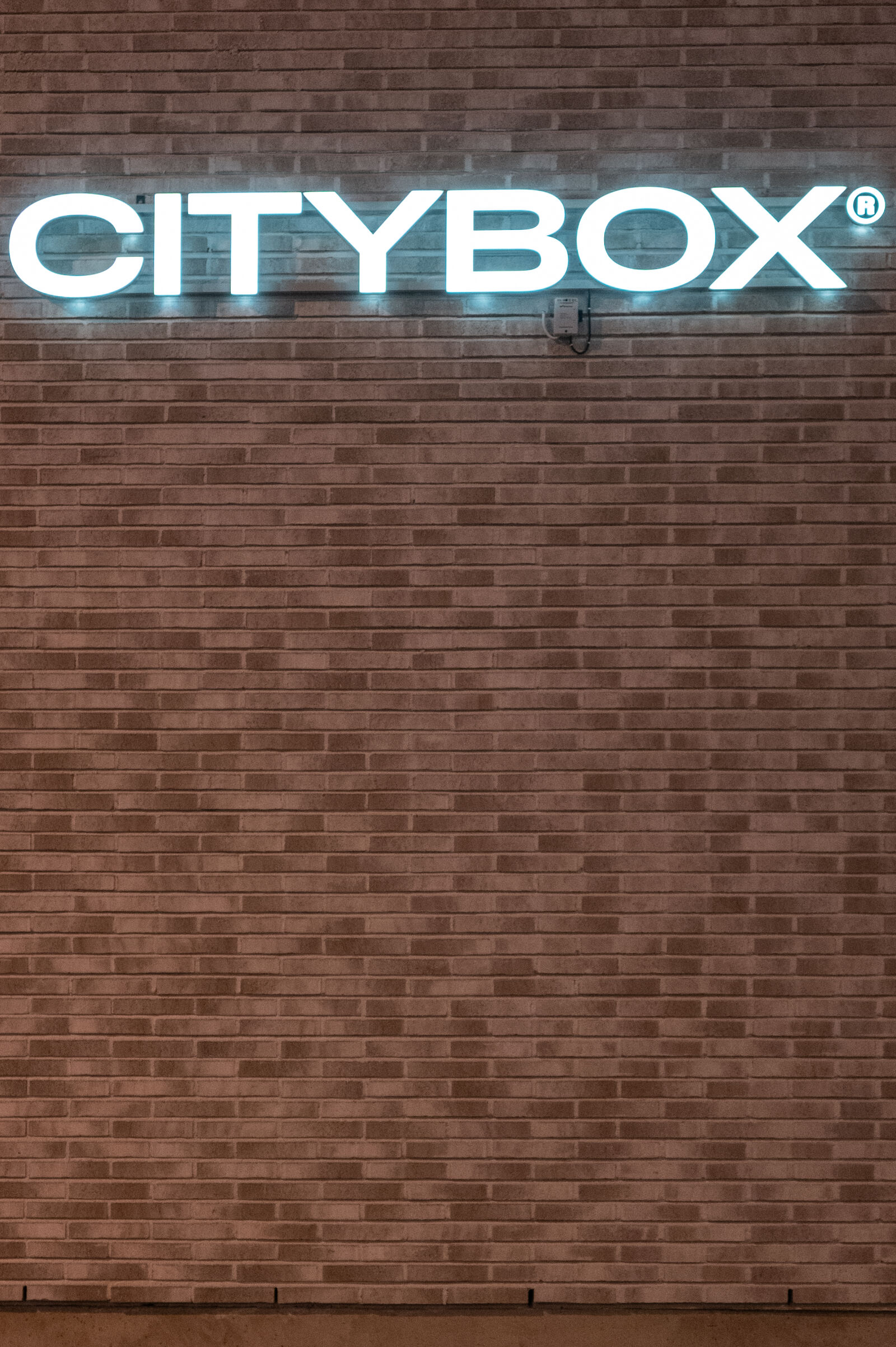 SUMMILUX 1:1.7/28 ASPH. sample photo. Citybox wall photography