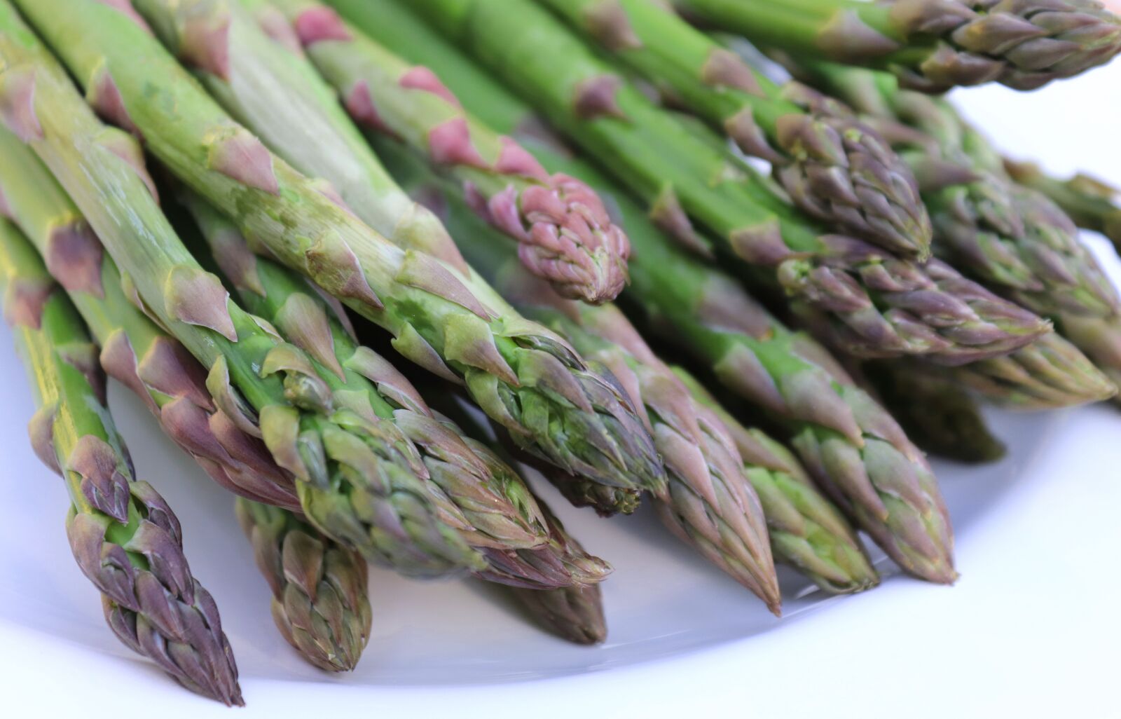 Canon EOS 200D (EOS Rebel SL2 / EOS Kiss X9) sample photo. Asparagus, green asparagus, green photography