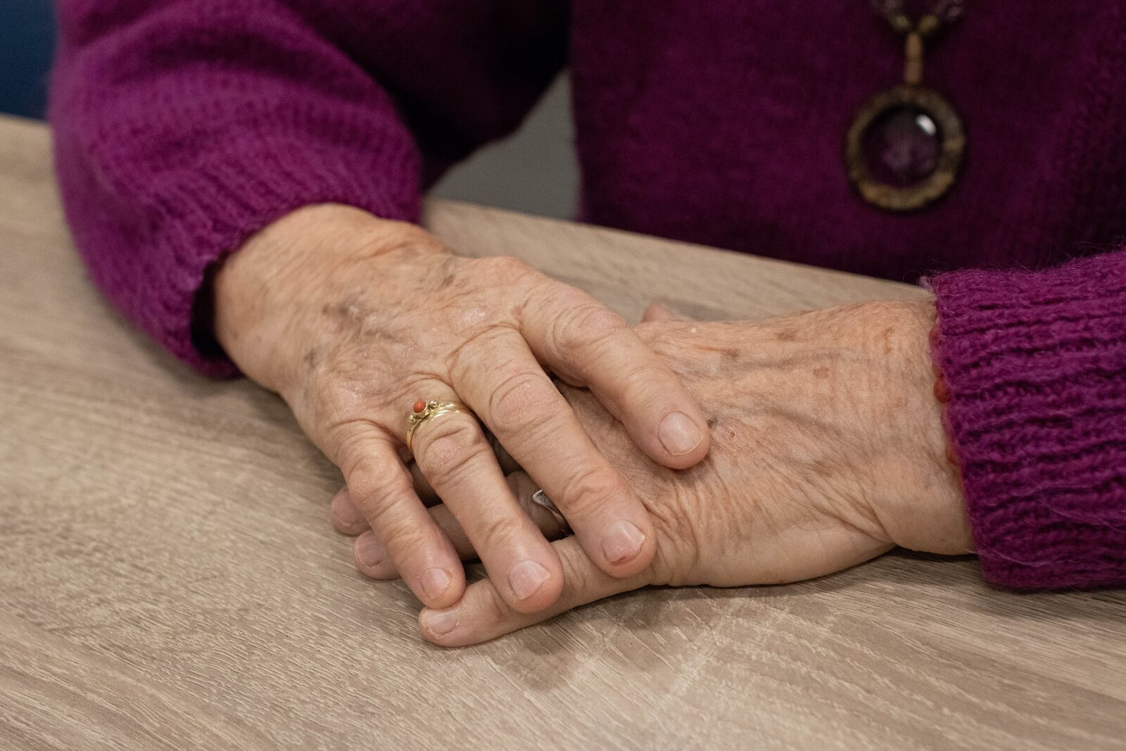 Nikon D5200 sample photo. Hand, woman, adult photography
