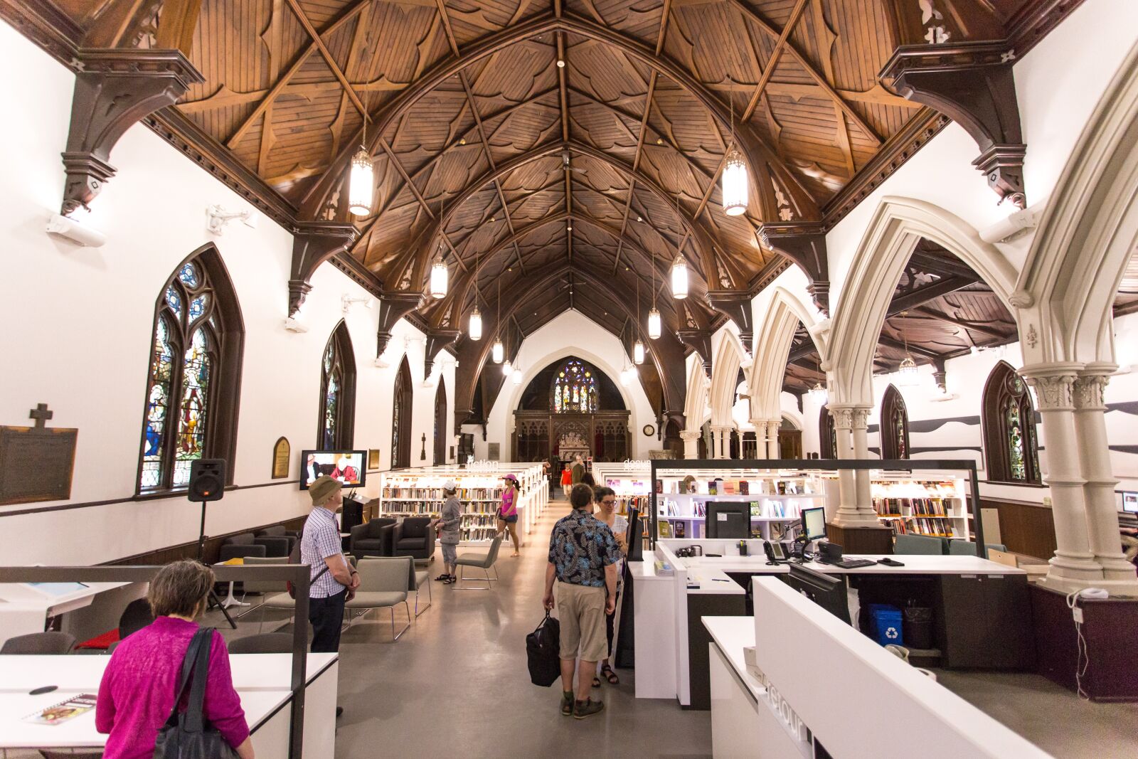 Canon EOS 6D + Canon EF 17-40mm F4L USM sample photo. Library, church, architecture photography