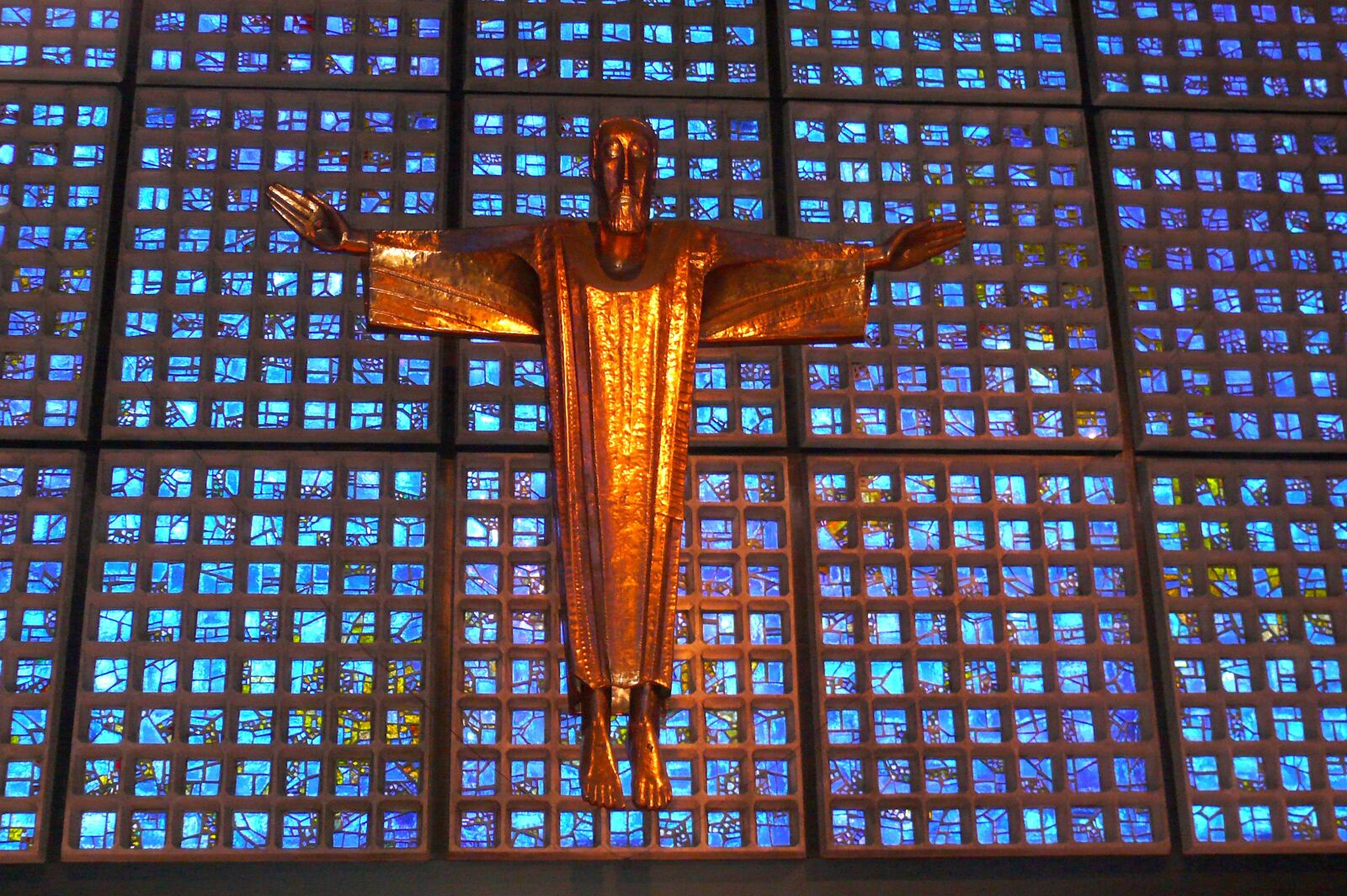 Panasonic DMC-FZ50 sample photo. Cross, crucifix, gedächtniskirche photography