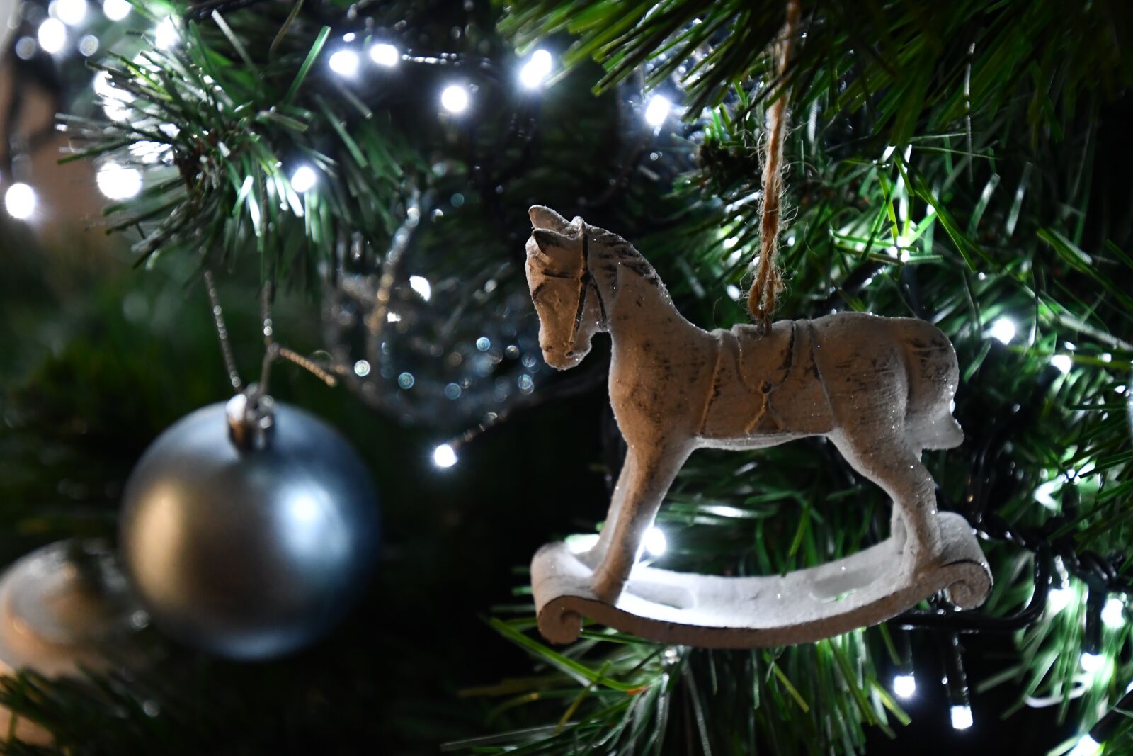 Nikon D7500 sample photo. Christmas, christmas tree, ornament photography
