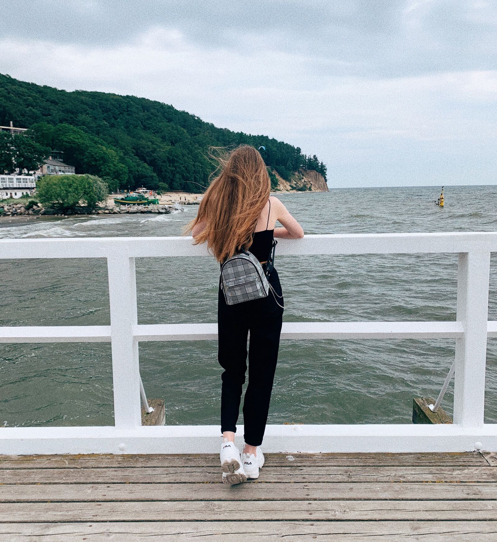 Apple iPhone XR sample photo. Girl, sea, woman photography
