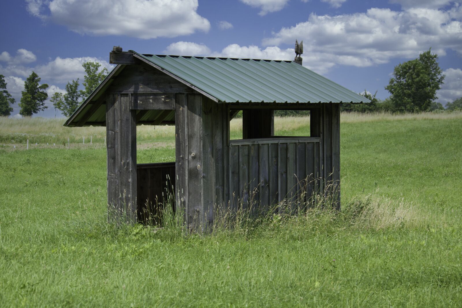 Canon EOS 5D Mark II + Canon EF 28-300mm F3.5-5.6L IS USM sample photo. Farm, shed, wooden panels photography