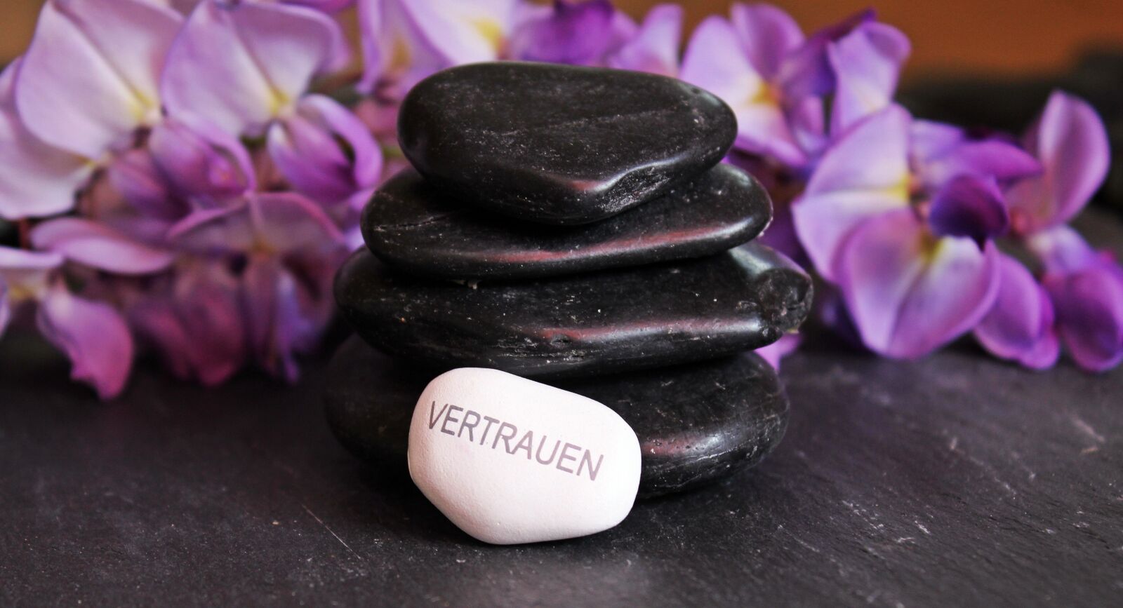 Canon EOS 550D (EOS Rebel T2i / EOS Kiss X4) sample photo. Balance, meditation, stones photography