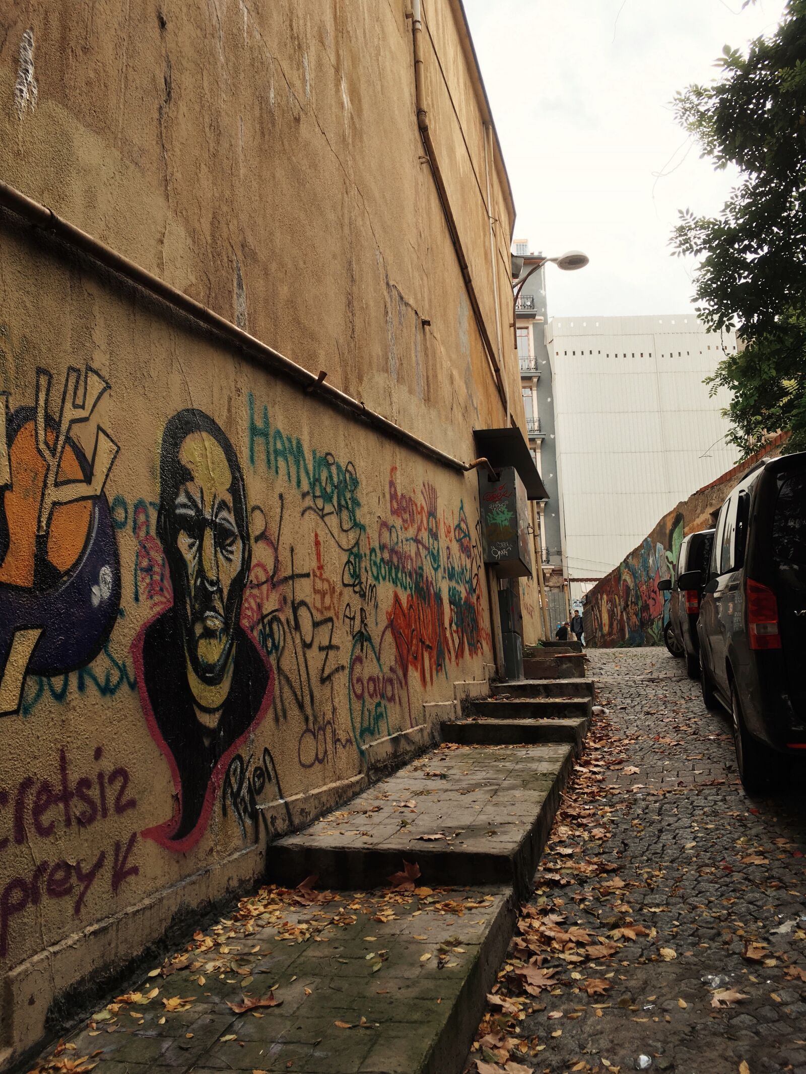 iPhone SE back camera 4.15mm f/2.2 sample photo. Taksim, istanbul, city photography