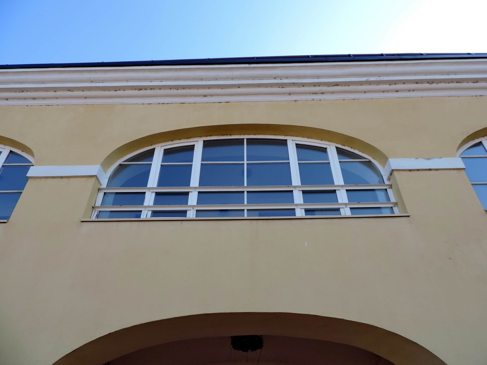 Nikon Coolpix P520 sample photo. Window, architecture, structure, building photography