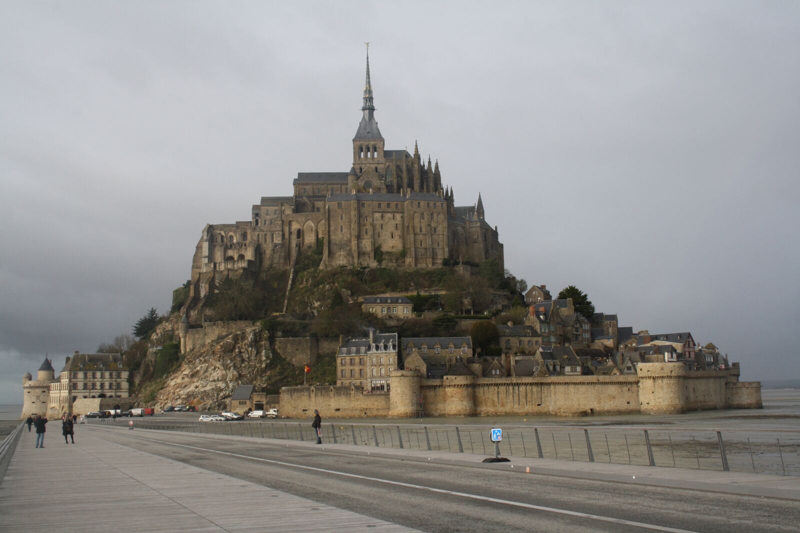 Canon EOS 1000D (EOS Digital Rebel XS / EOS Kiss F) sample photo. The mount, normandy, mont photography
