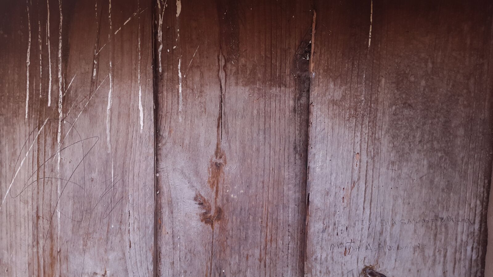 Samsung Galaxy S5 sample photo. Wood, door, pink photography