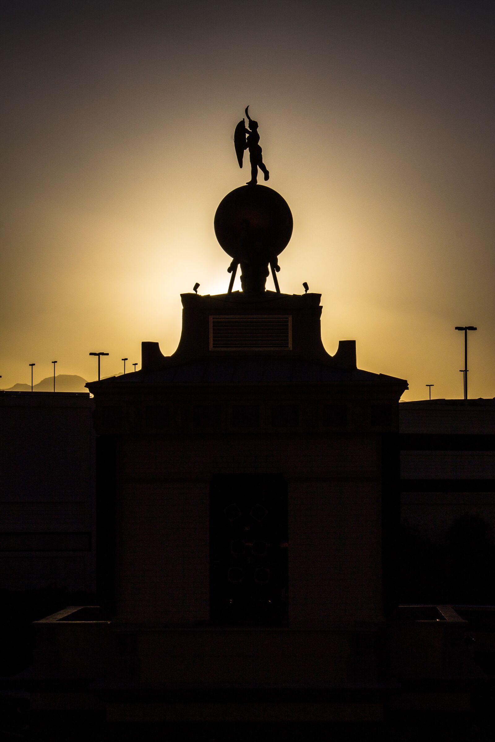 Canon EOS 1100D (EOS Rebel T3 / EOS Kiss X50) sample photo. Statue, las vegas, vegas photography