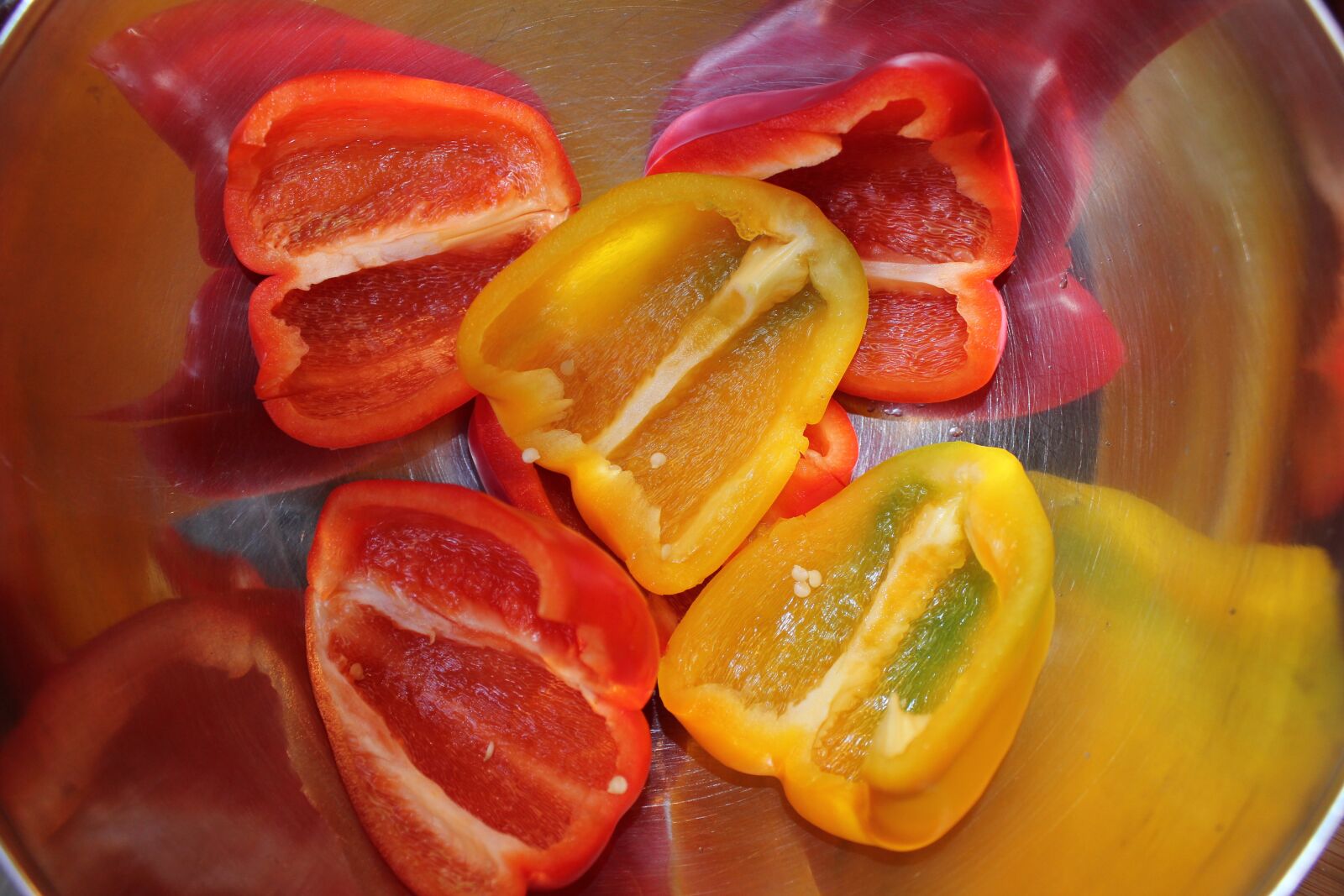 Canon EOS 550D (EOS Rebel T2i / EOS Kiss X4) sample photo. Kitchen, culinary, pepper photography