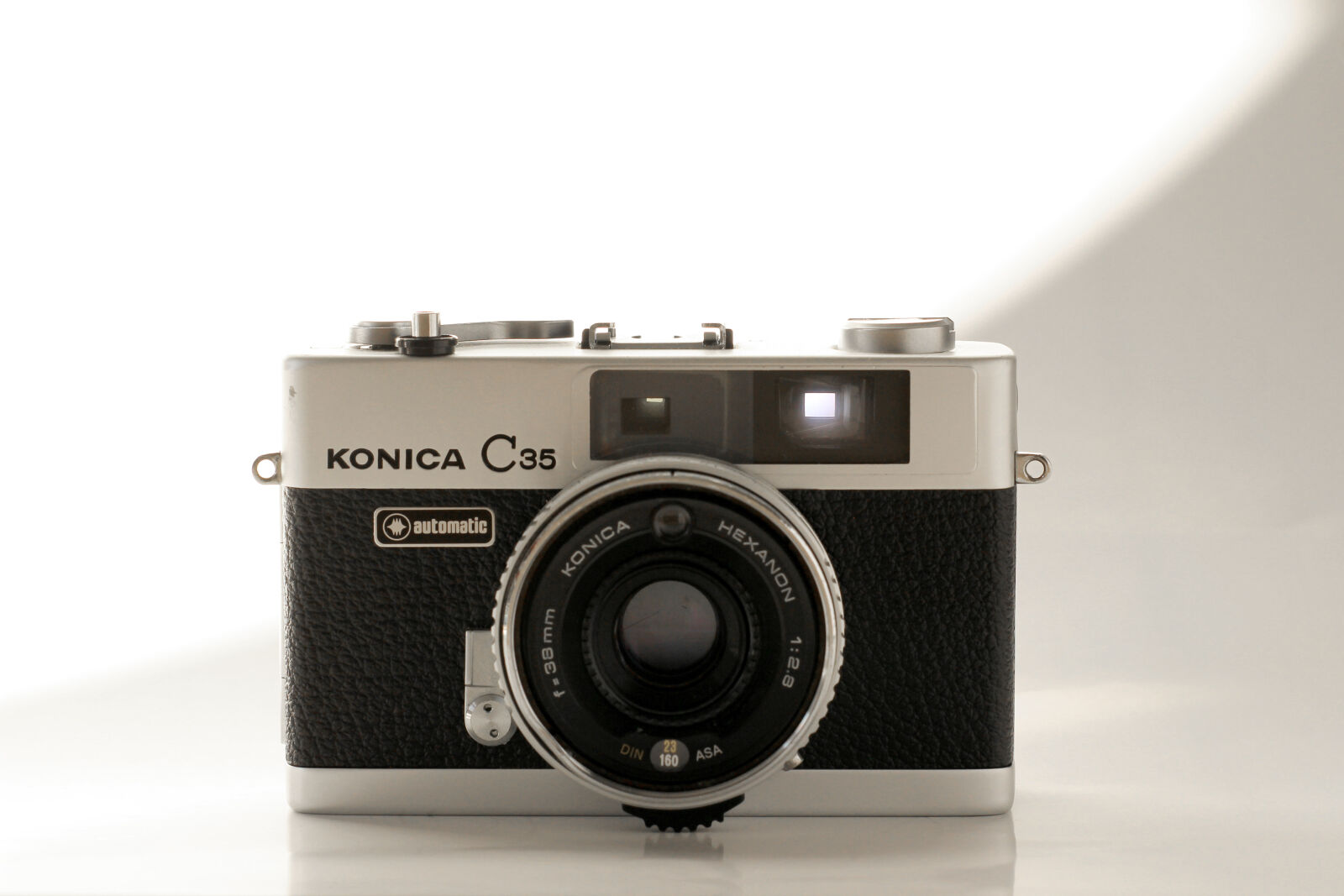 Canon EOS 600D (Rebel EOS T3i / EOS Kiss X5) sample photo. Analog, analog, camera, hipster photography