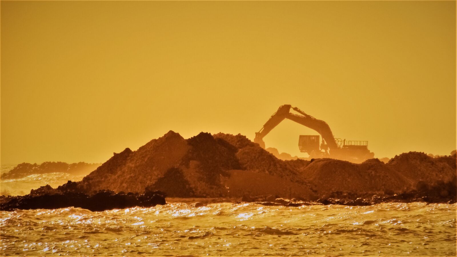 Canon PowerShot SX400 IS sample photo. Harbor, construction, heavy machine photography