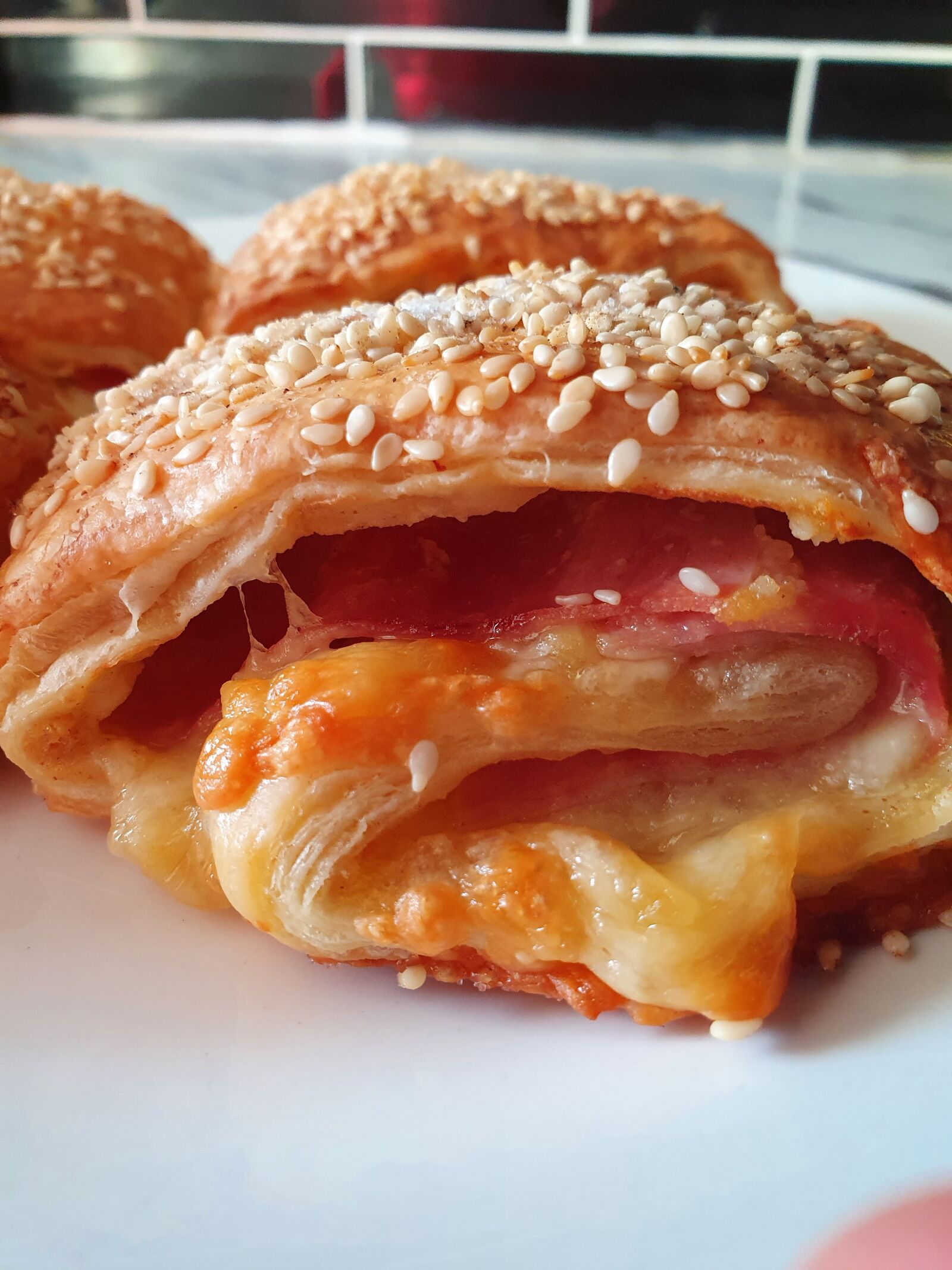 Samsung Galaxy S10 sample photo. Ham, cheesy, homemade photography
