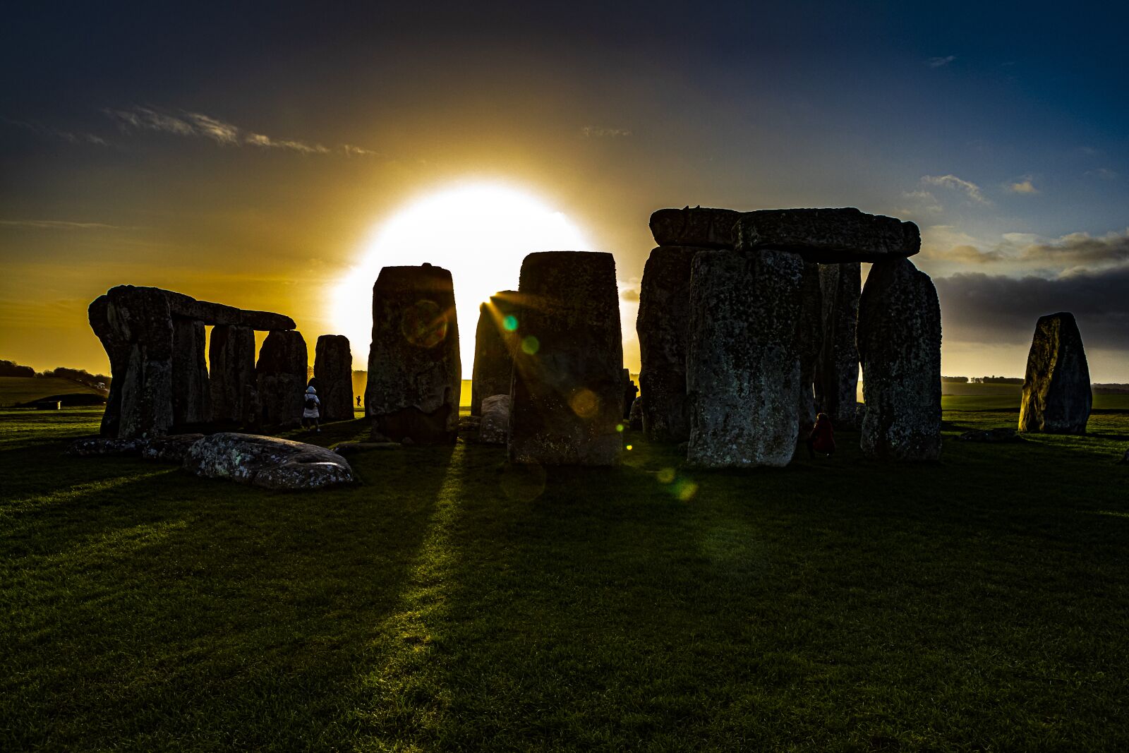 Canon EOS 5D Mark IV sample photo. Sunrise, bright, silhouette photography