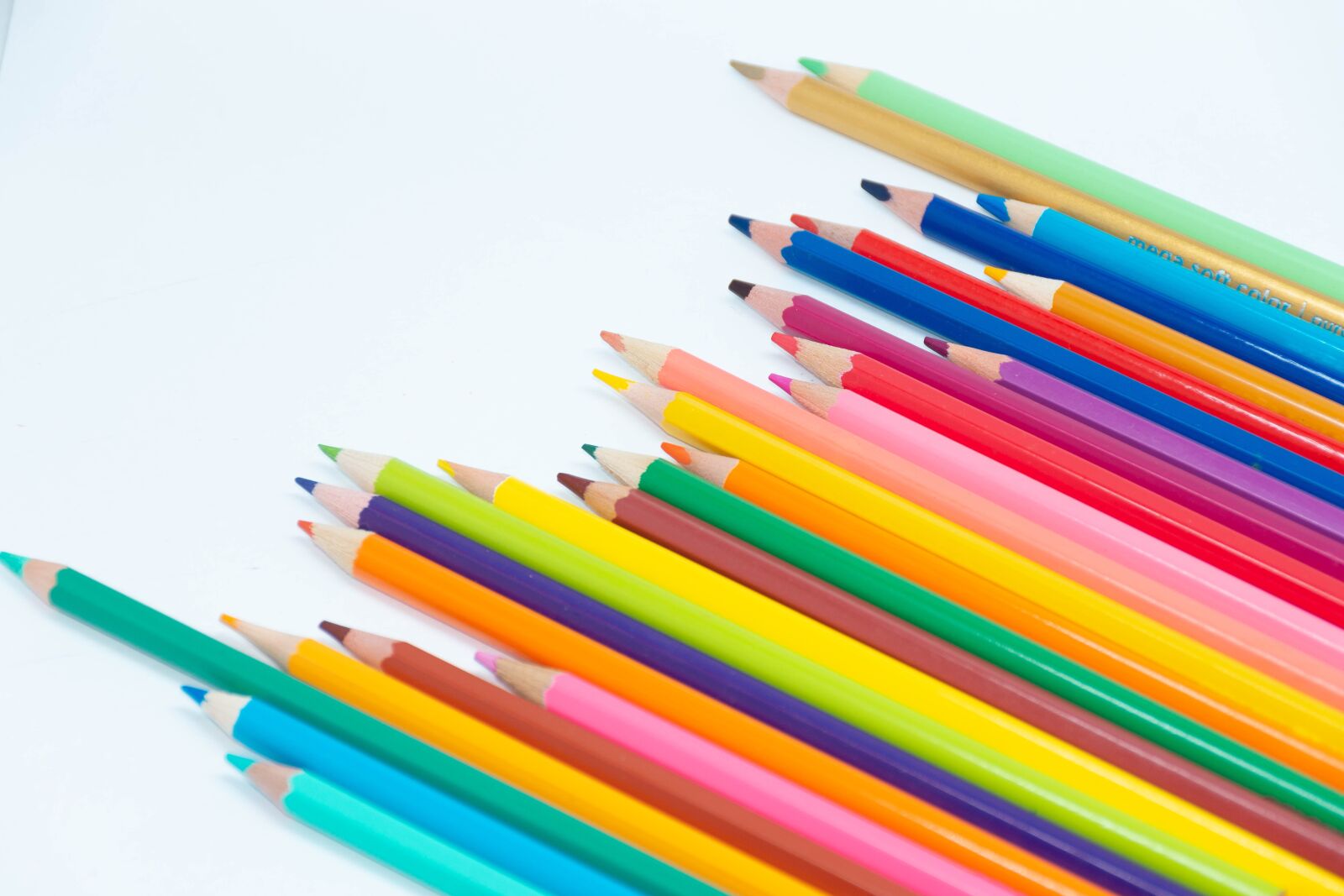 Nikon D7200 sample photo. Color, pencil, school photography